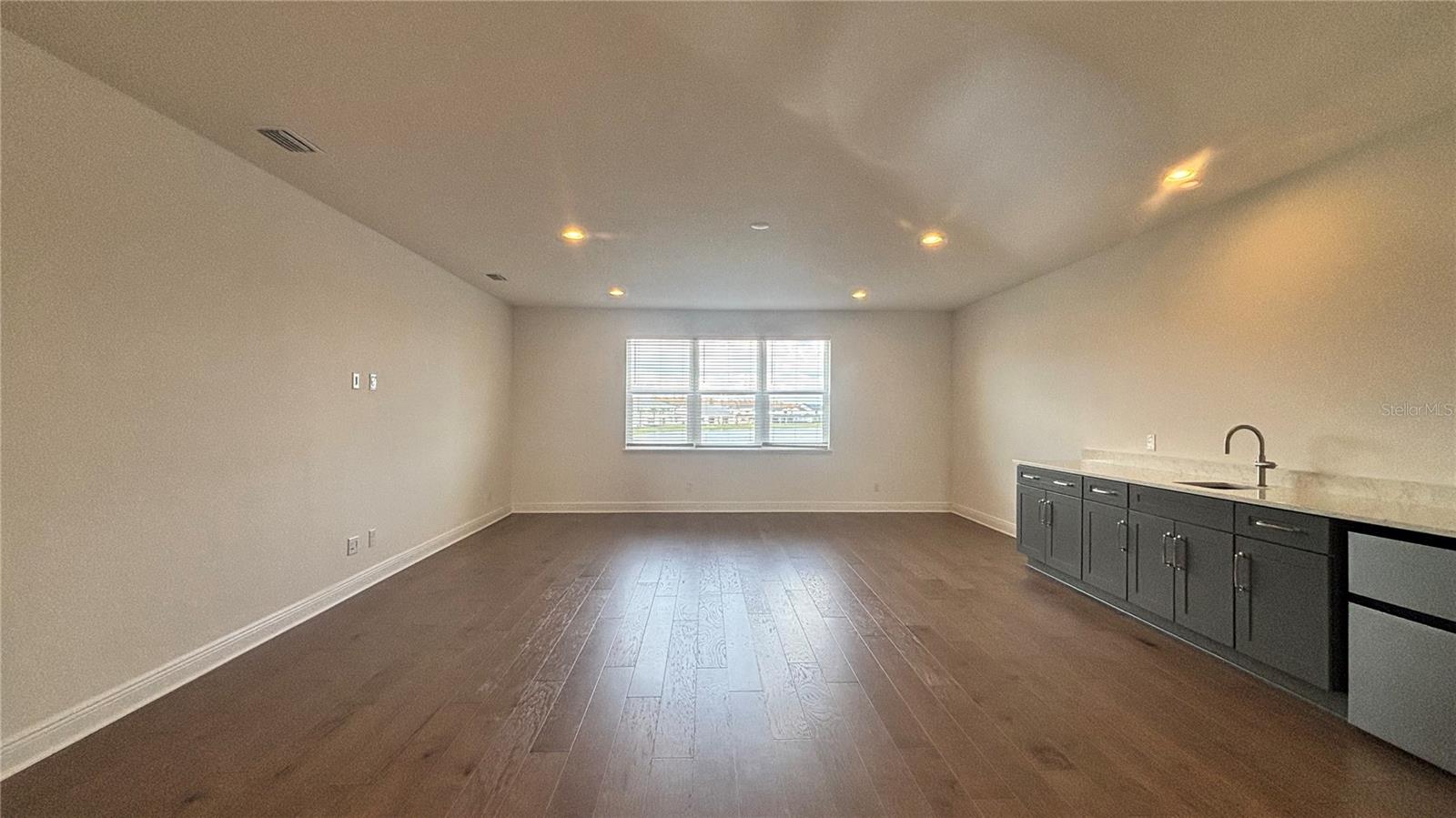 LAUREL POINTE PH 1 - Residential