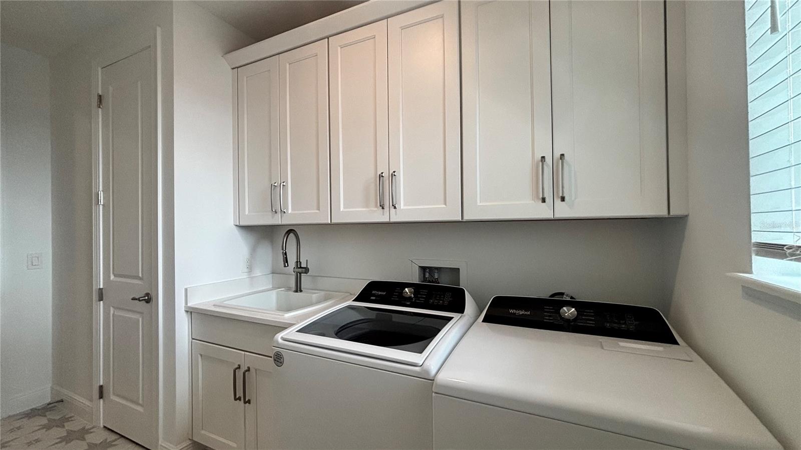 LAUREL POINTE PH 1 - Residential