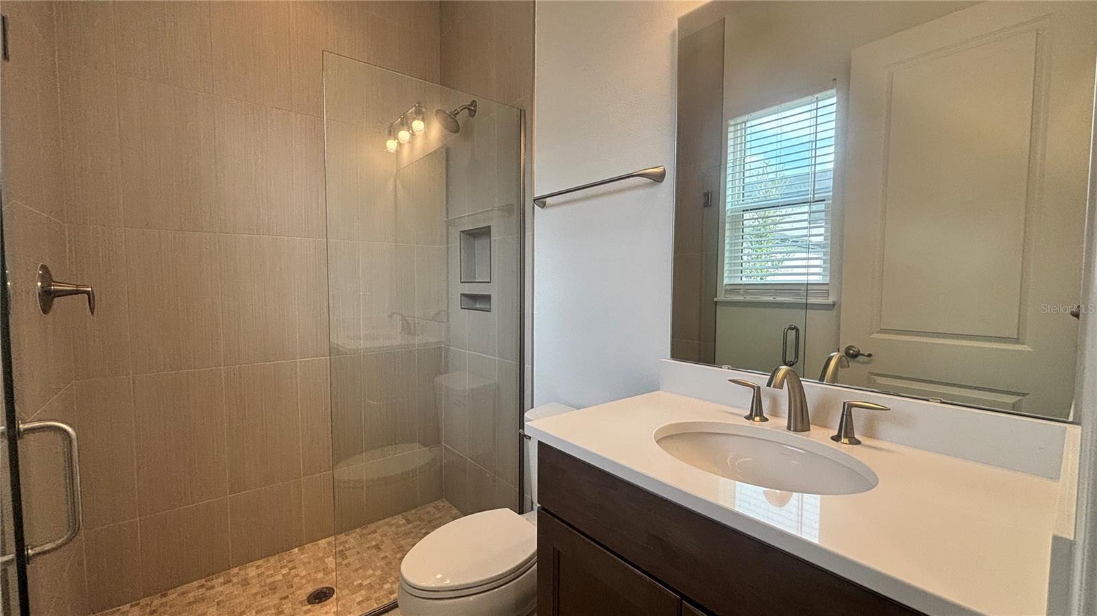 LAUREL POINTE PH 1 - Residential
