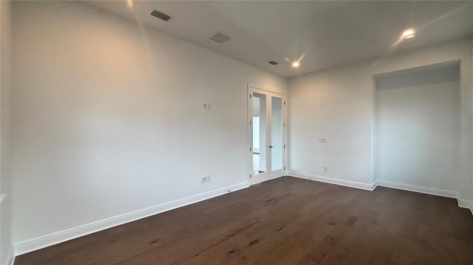 LAUREL POINTE PH 1 - Residential