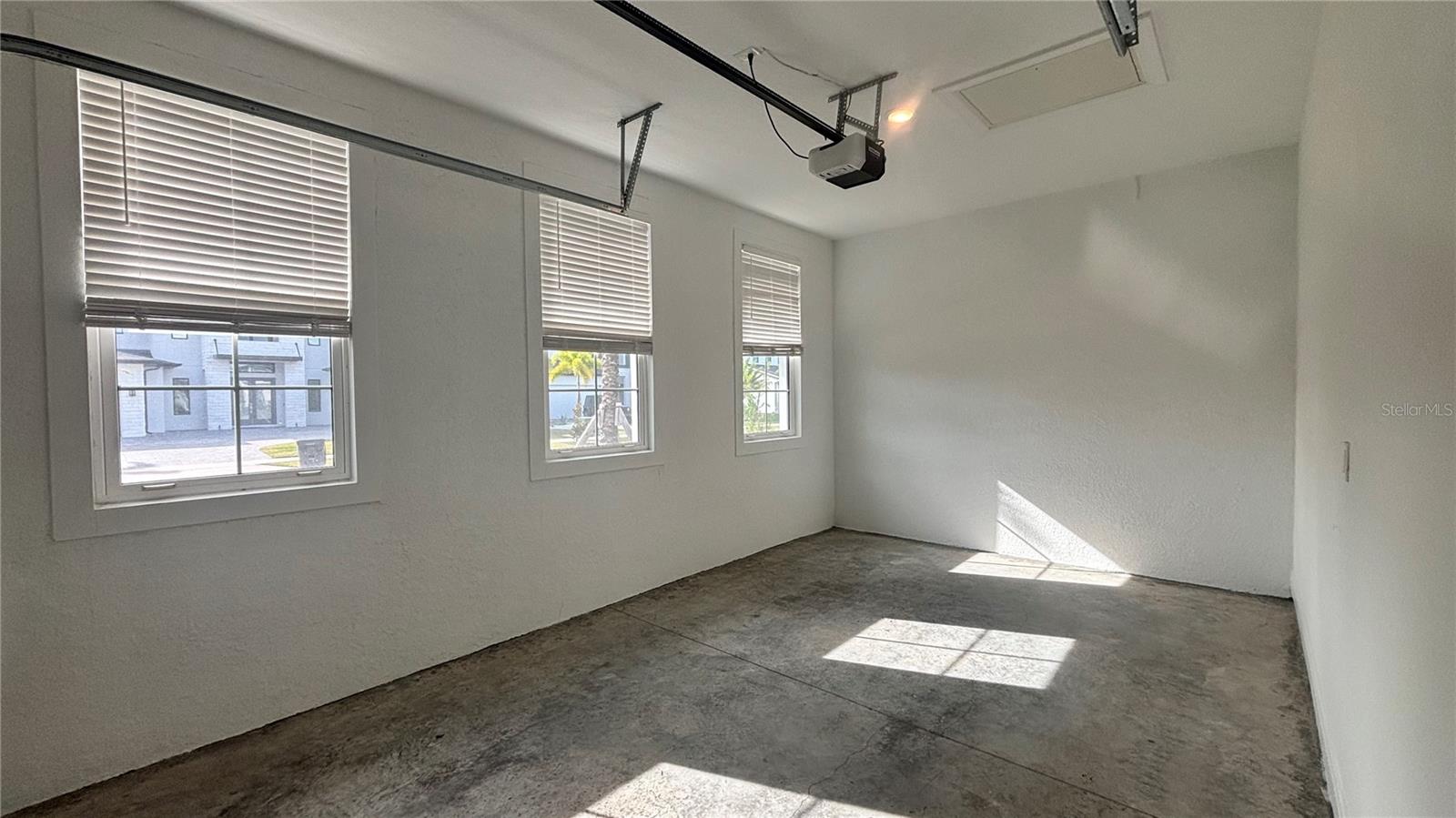 LAUREL POINTE PH 1 - Residential