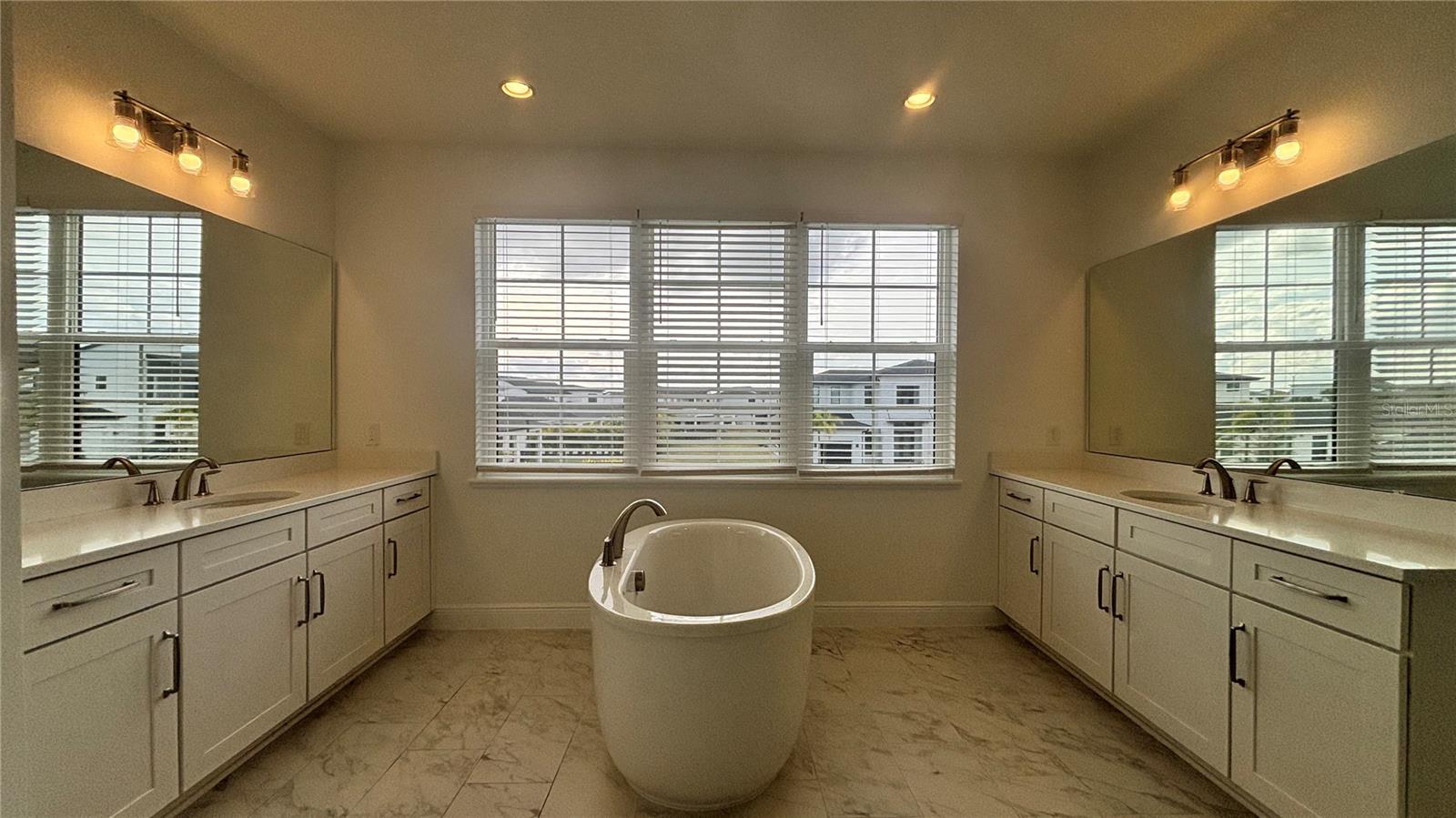 LAUREL POINTE PH 1 - Residential
