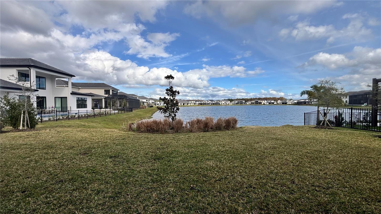 LAUREL POINTE PH 1 - Residential