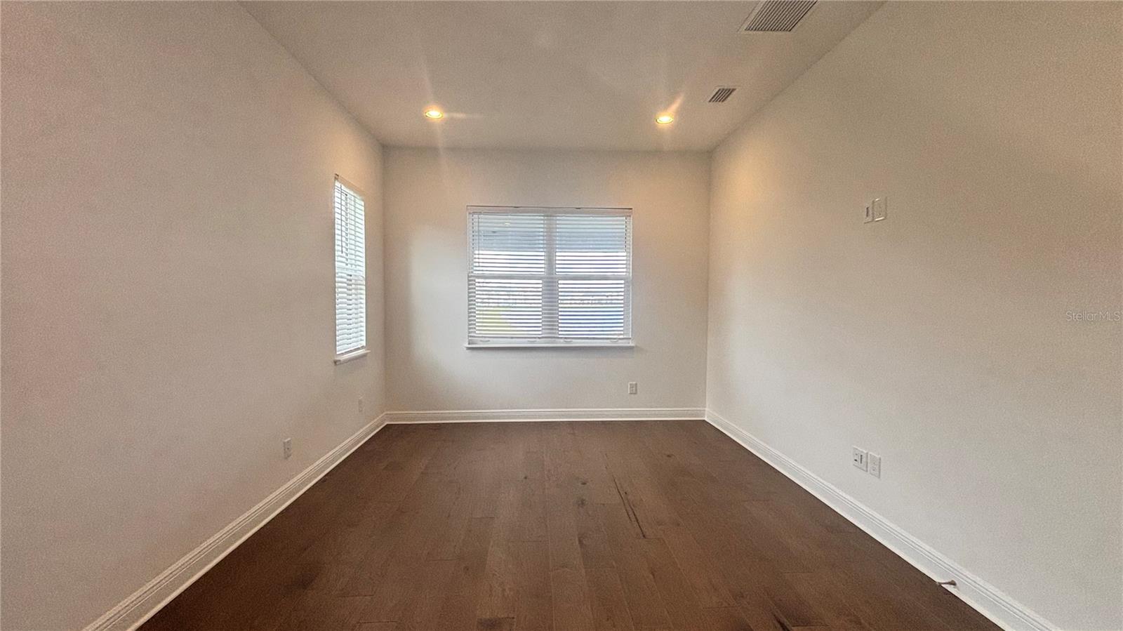 LAUREL POINTE PH 1 - Residential