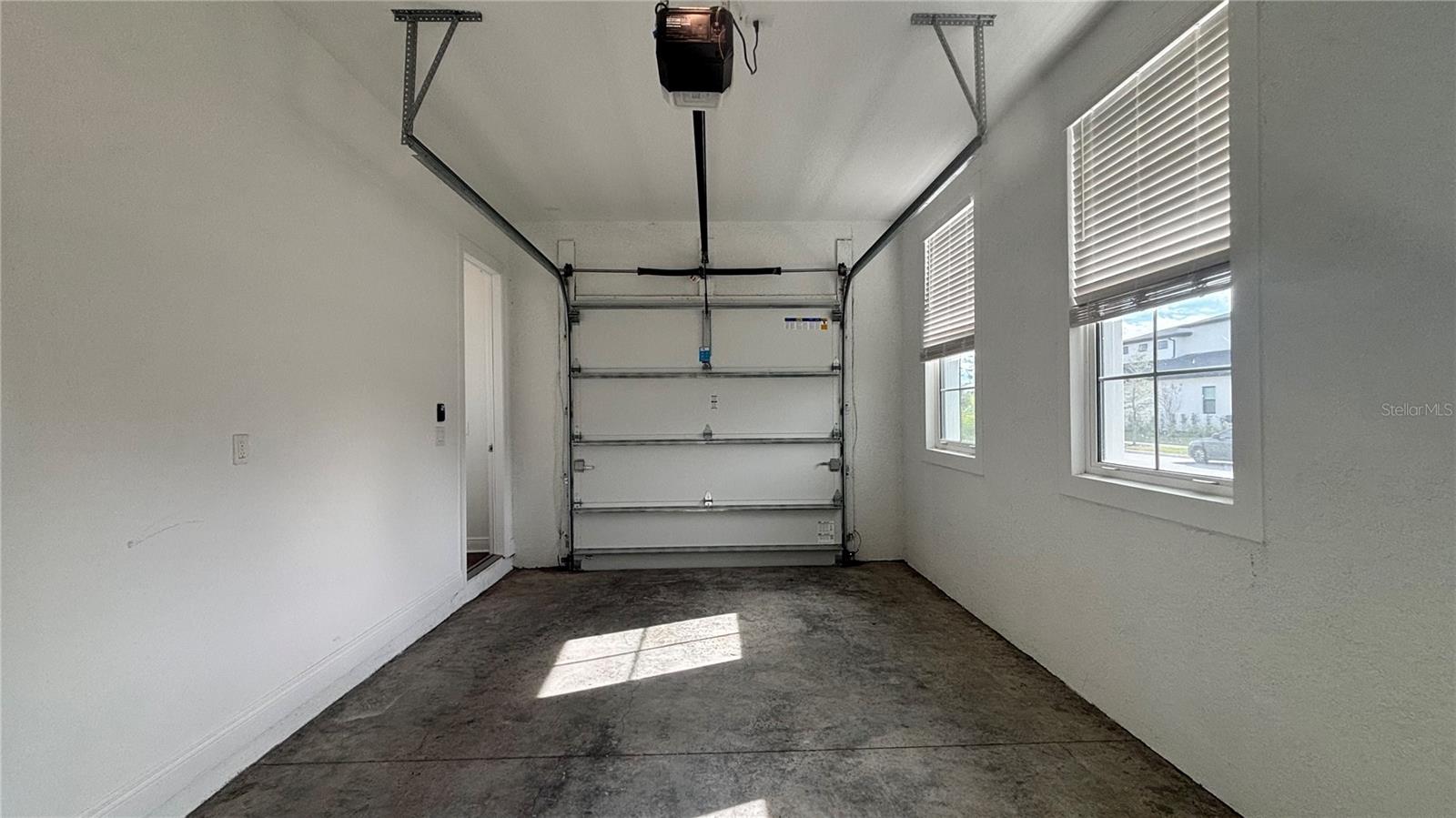 LAUREL POINTE PH 1 - Residential