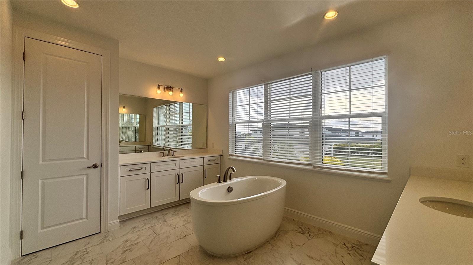 LAUREL POINTE PH 1 - Residential