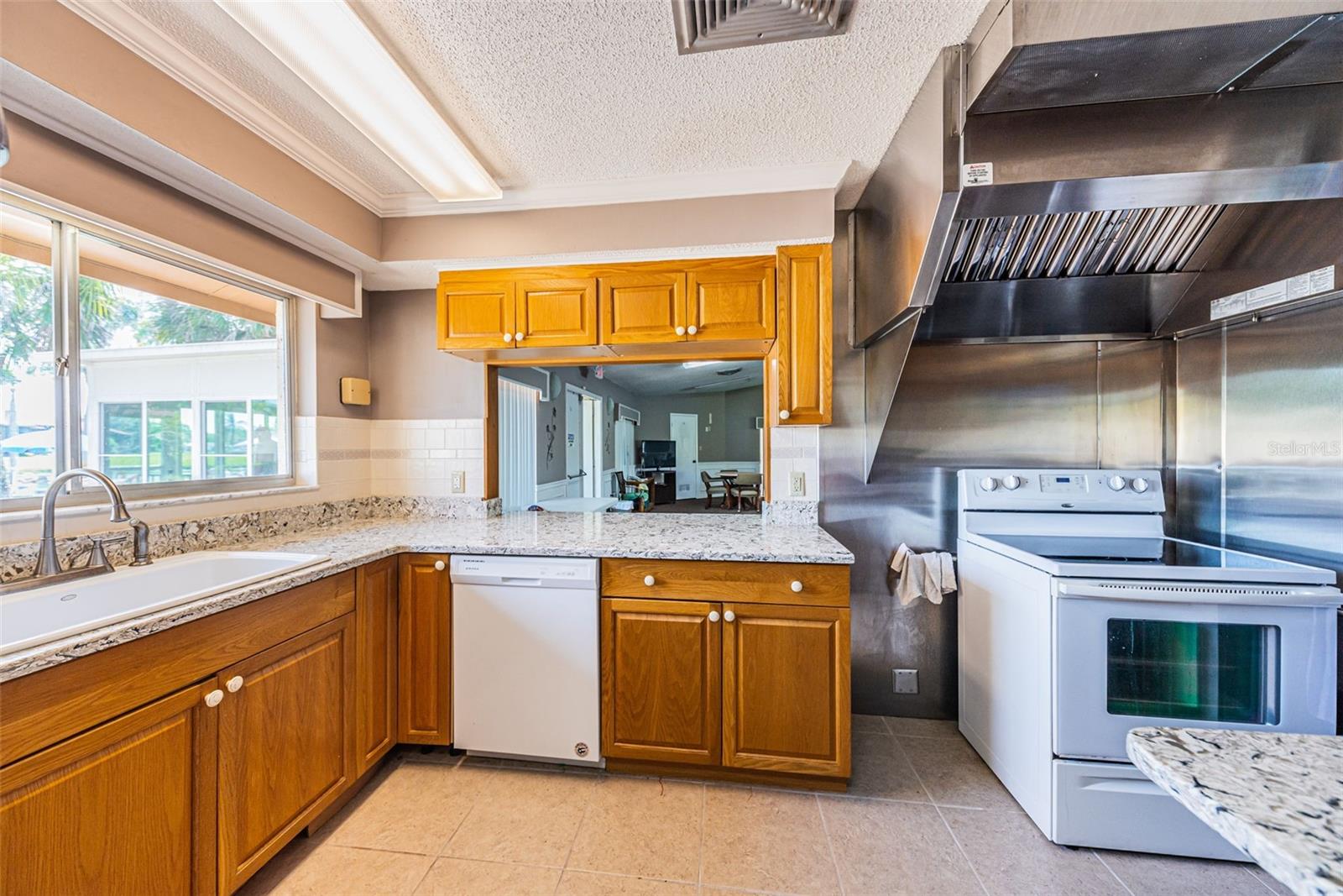 BEACON LAKES CONDO 05 01 - Residential