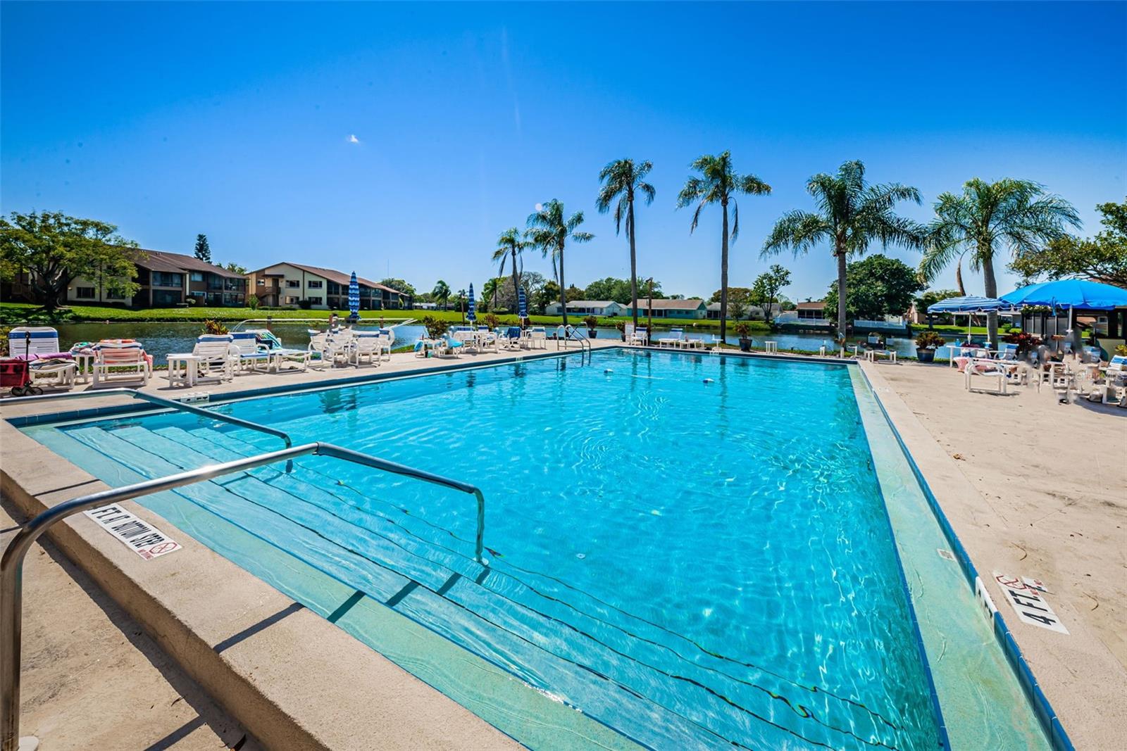 BEACON LAKES CONDO 05 01 - Residential