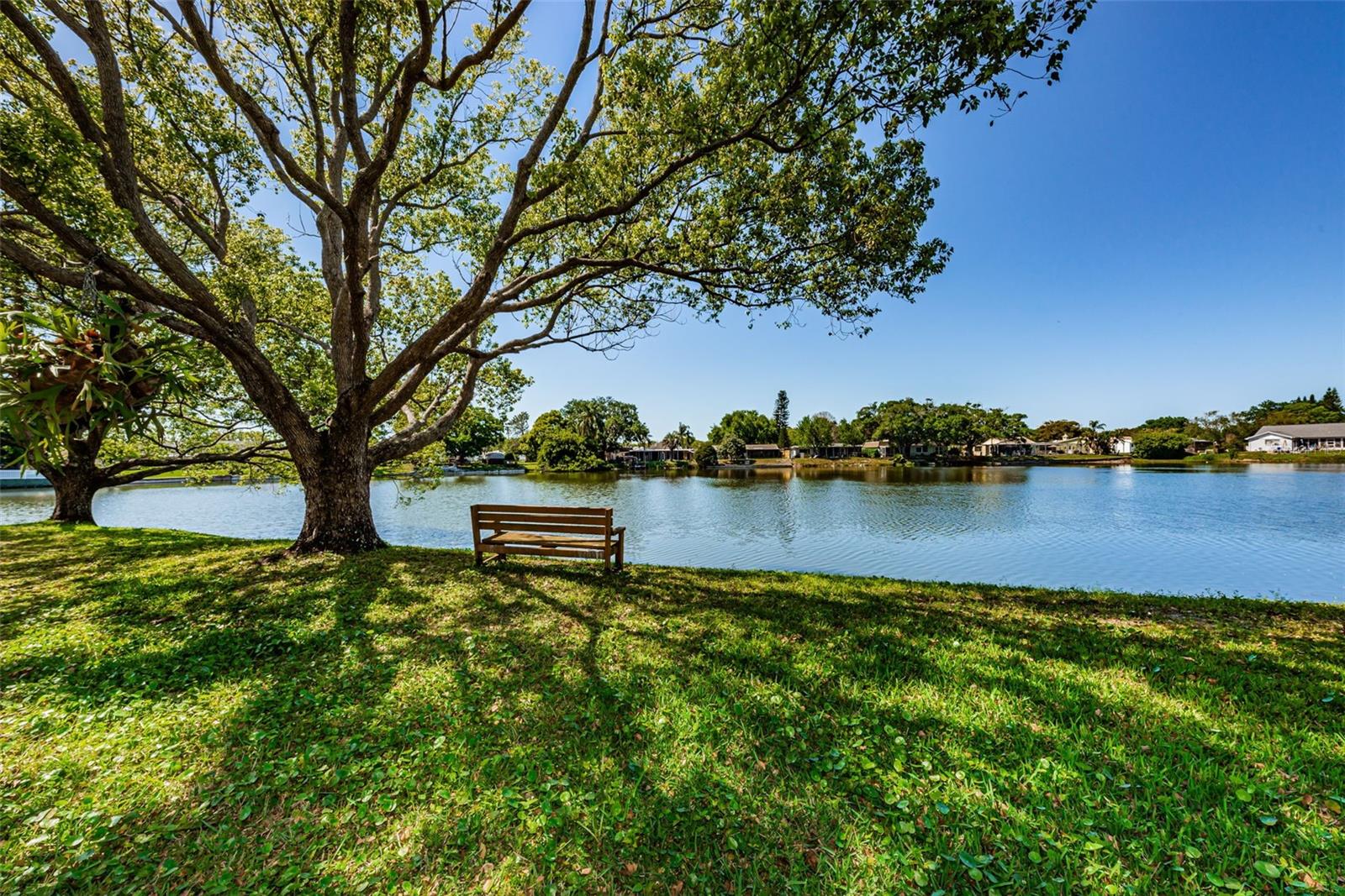 BEACON LAKES CONDO 05 01 - Residential