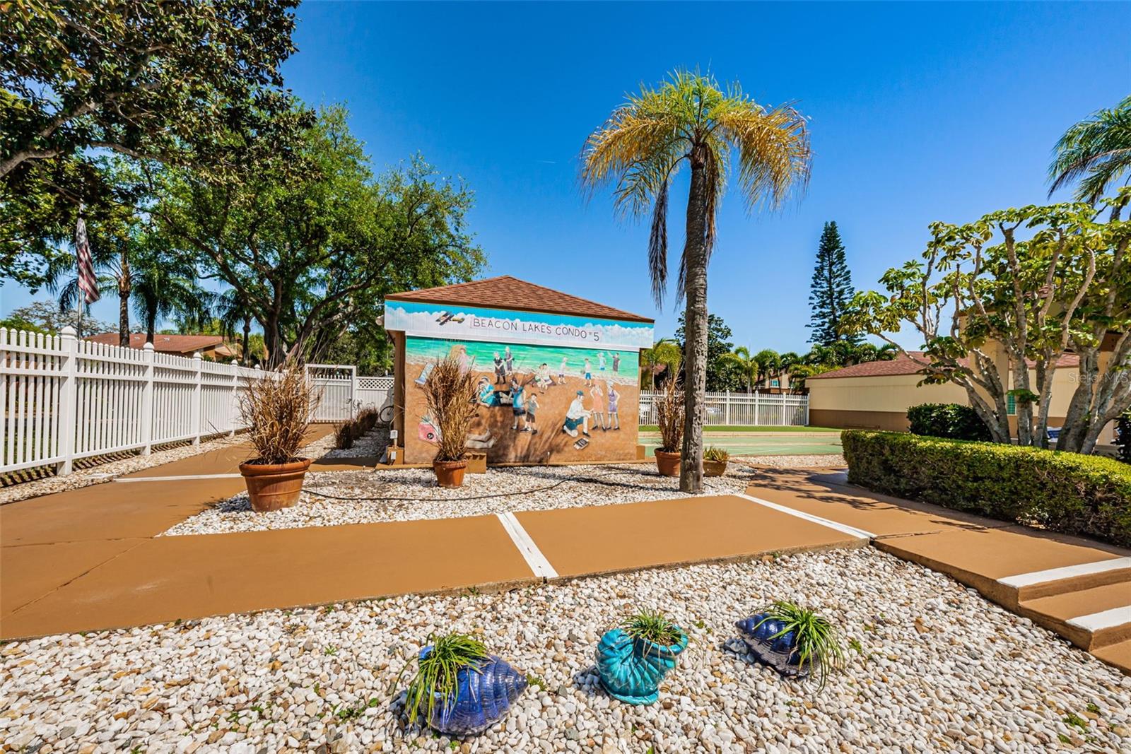 BEACON LAKES CONDO 05 01 - Residential