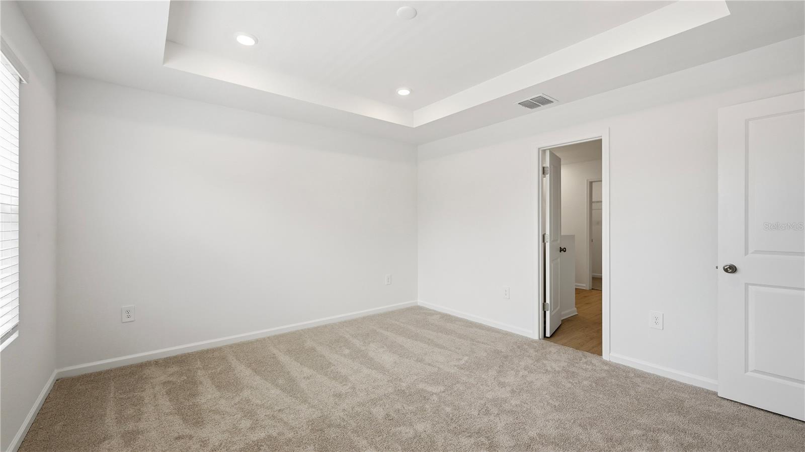 CROSSPRAIRIE 25 TH - Residential Lease