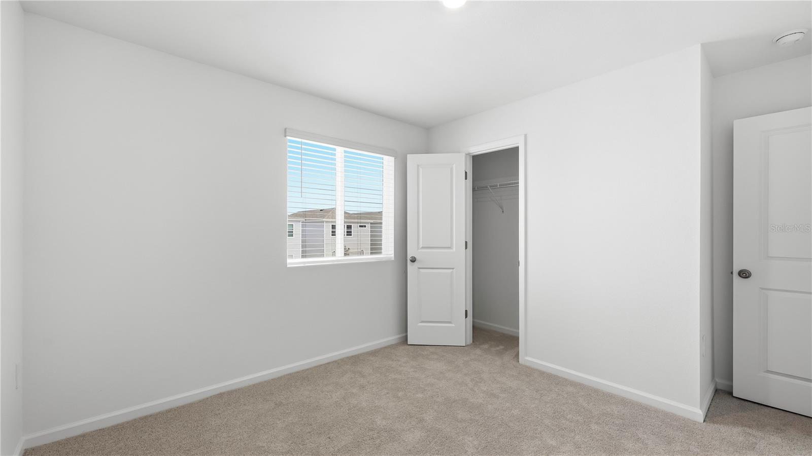 CROSSPRAIRIE 25 TH - Residential Lease