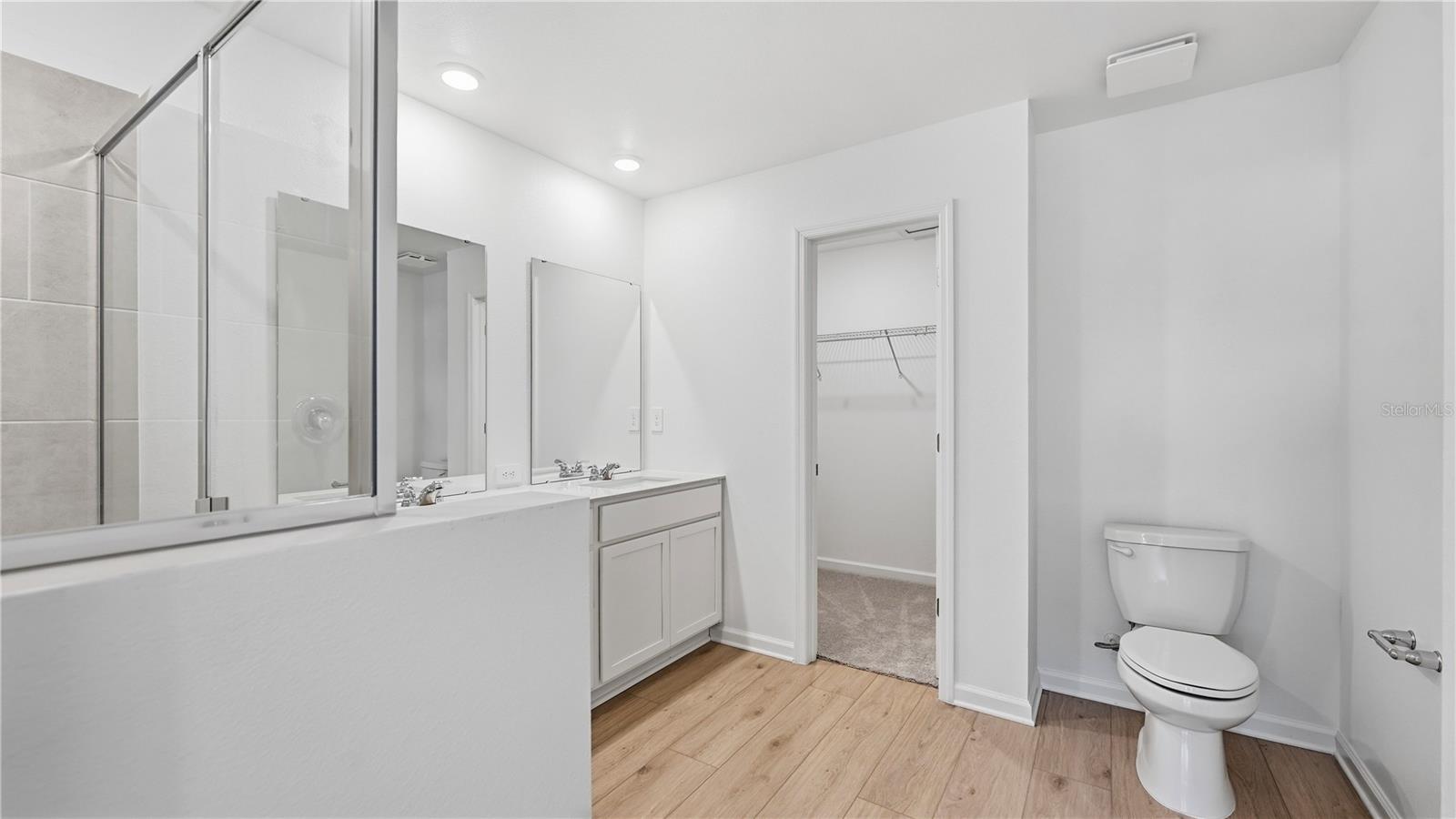 CROSSPRAIRIE 25 TH - Residential Lease