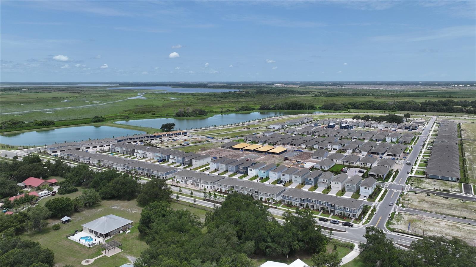 CROSSPRAIRIE 25 TH - Residential Lease