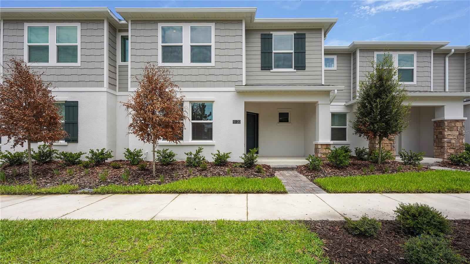 CROSSPRAIRIE 25 TH - Residential Lease