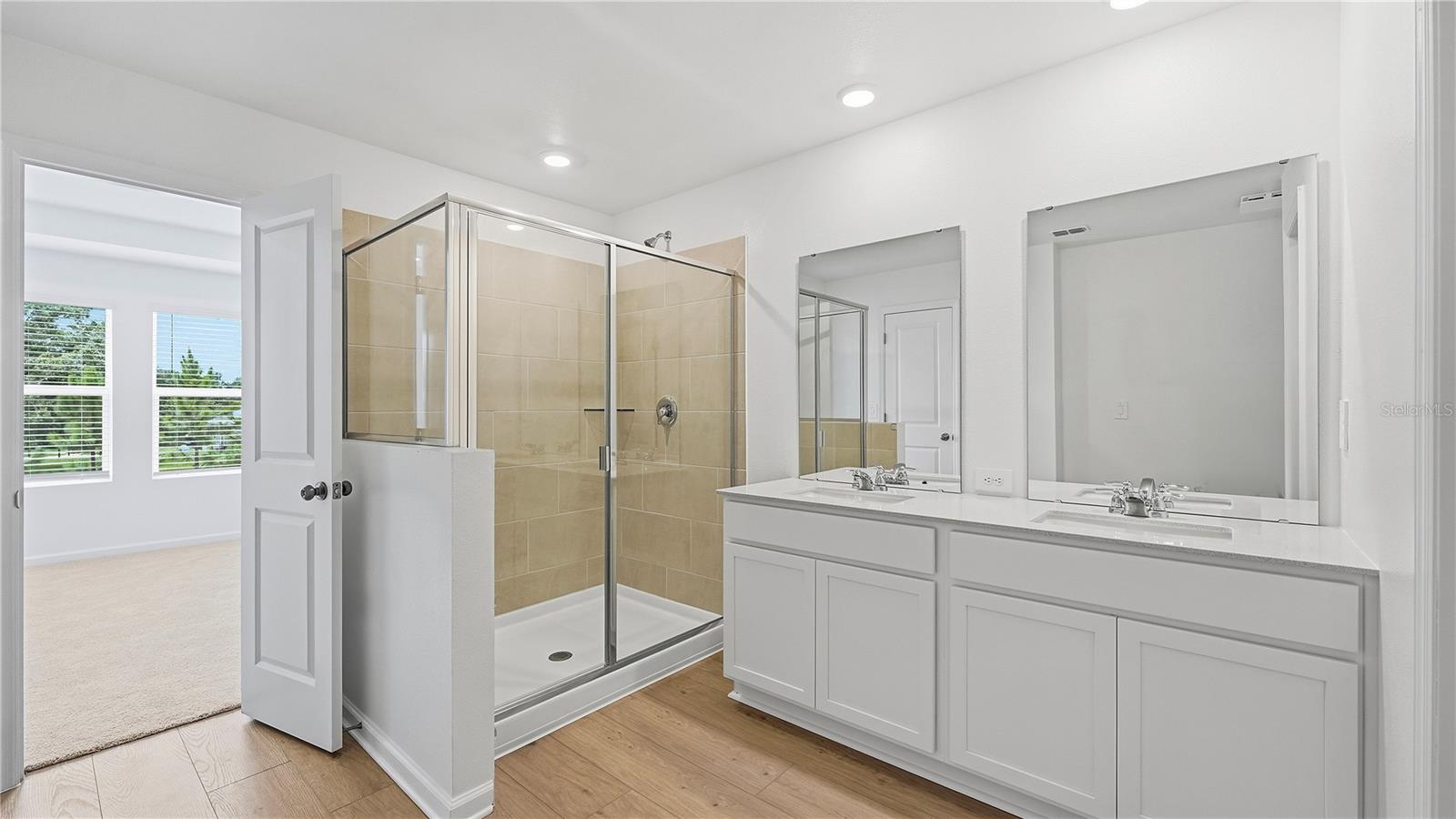 CROSSPRAIRIE 25 TH - Residential Lease