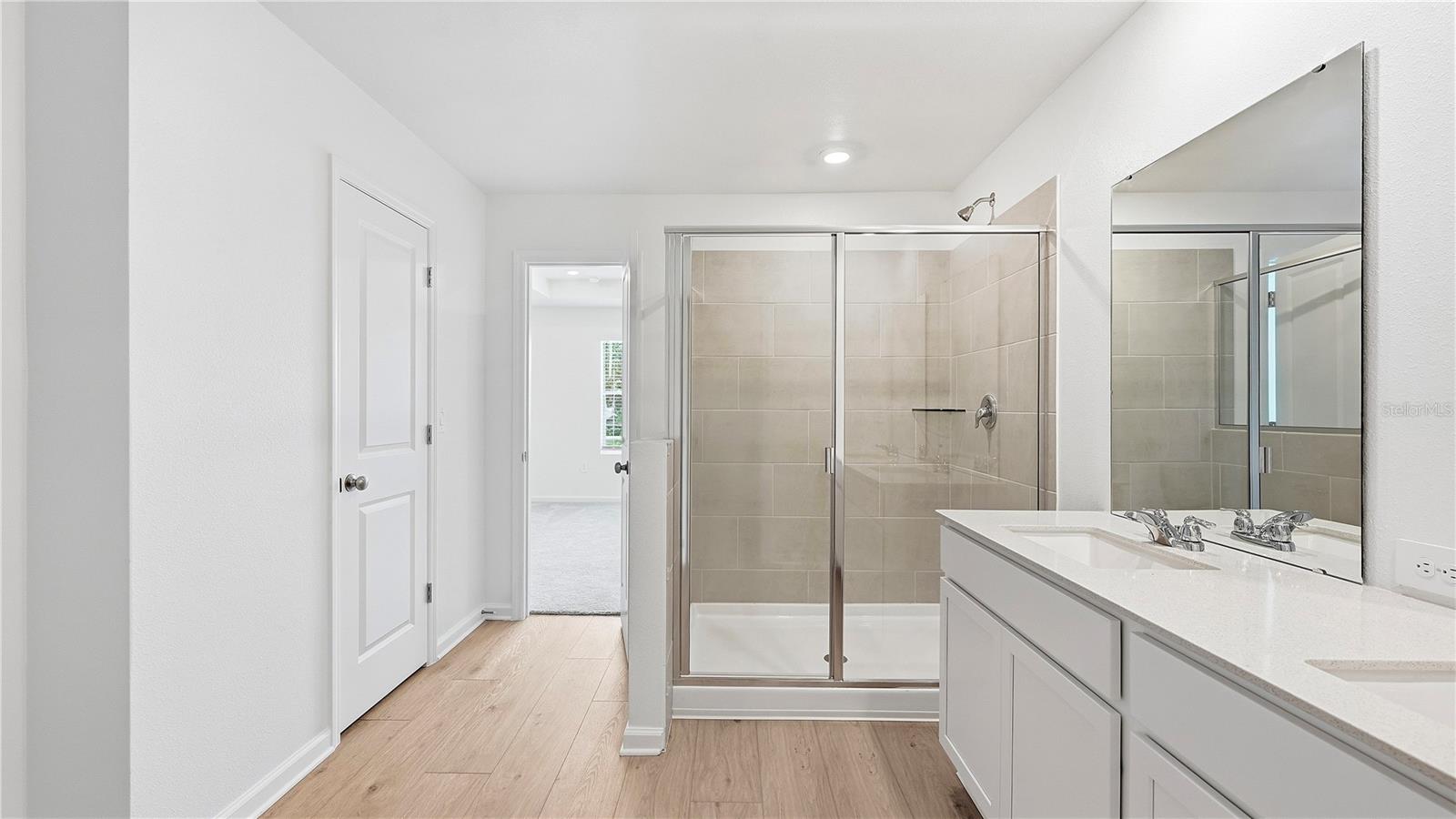 CROSSPRAIRIE 25 TH - Residential Lease