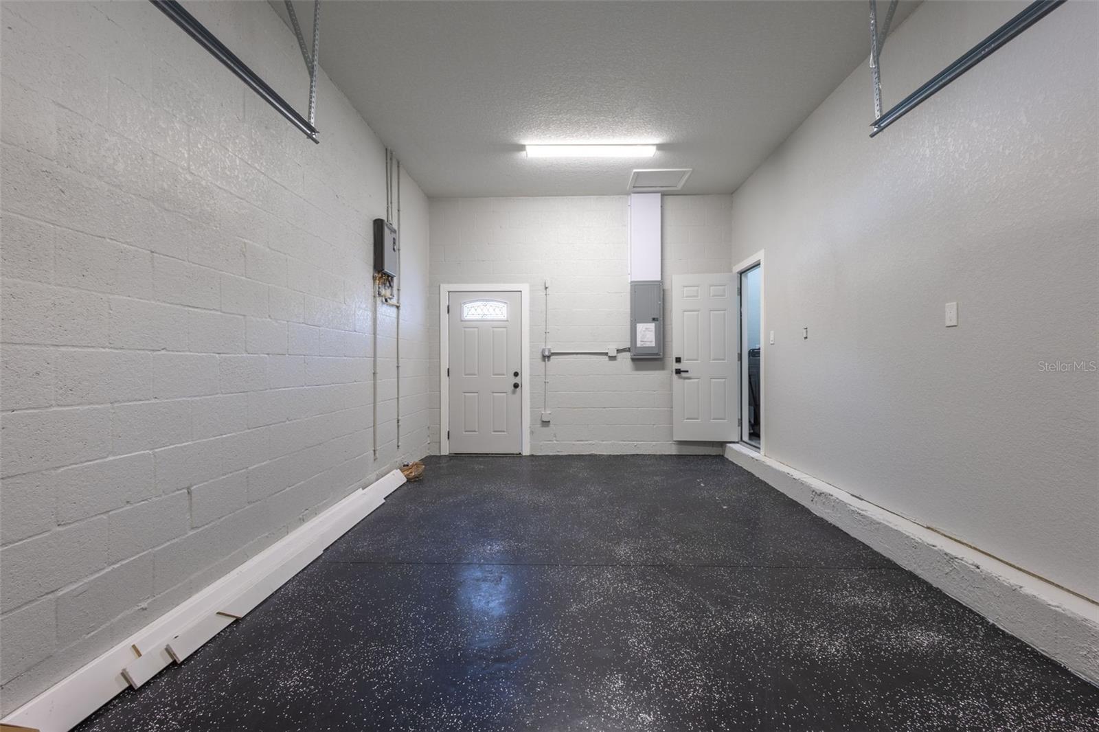 SUNSHINE RANCHES #2 - Residential Lease