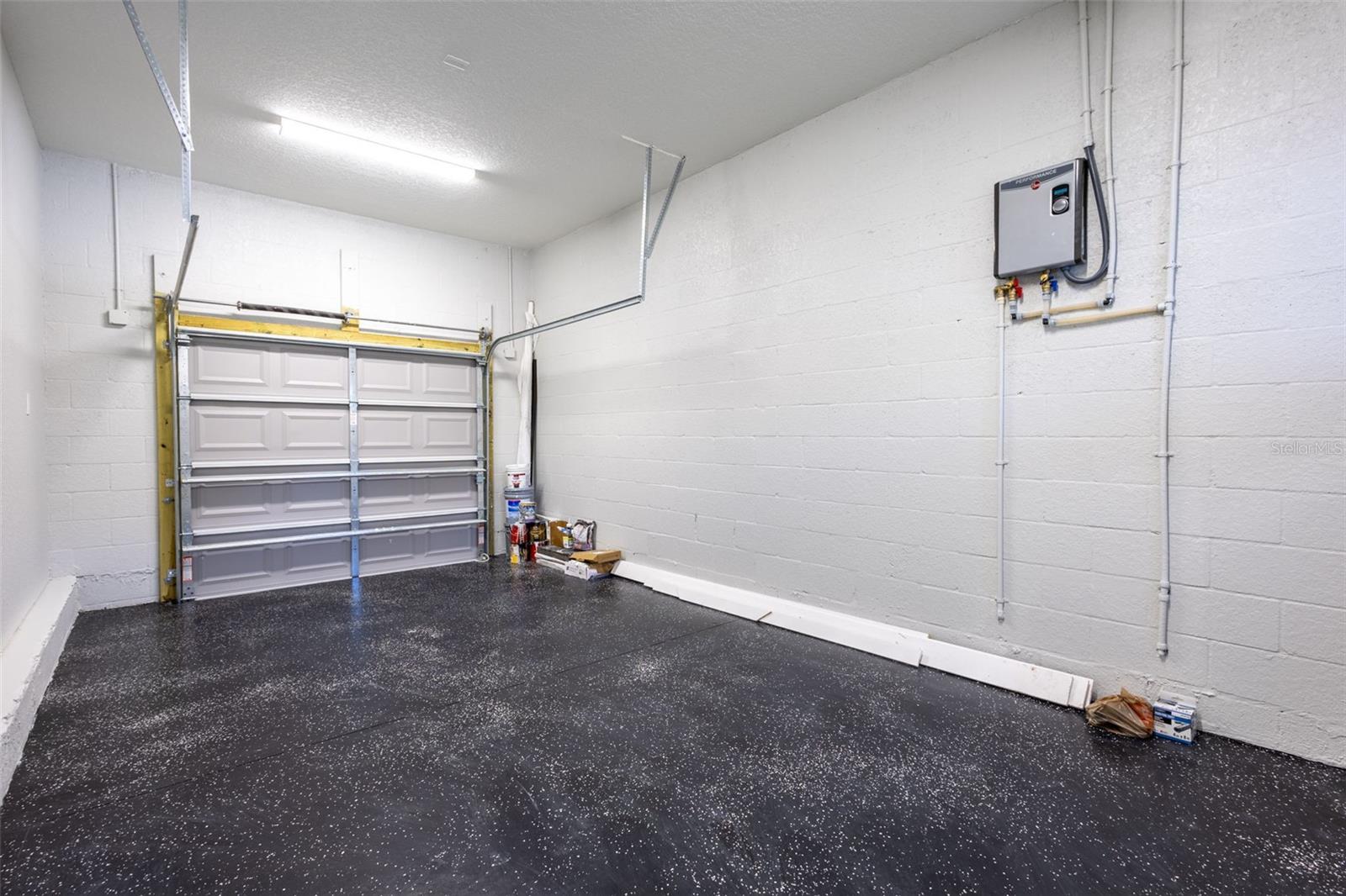 SUNSHINE RANCHES #2 - Residential Lease