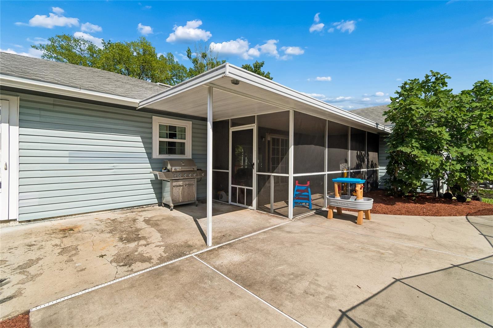 HOOD LANDING LAKES - Residential