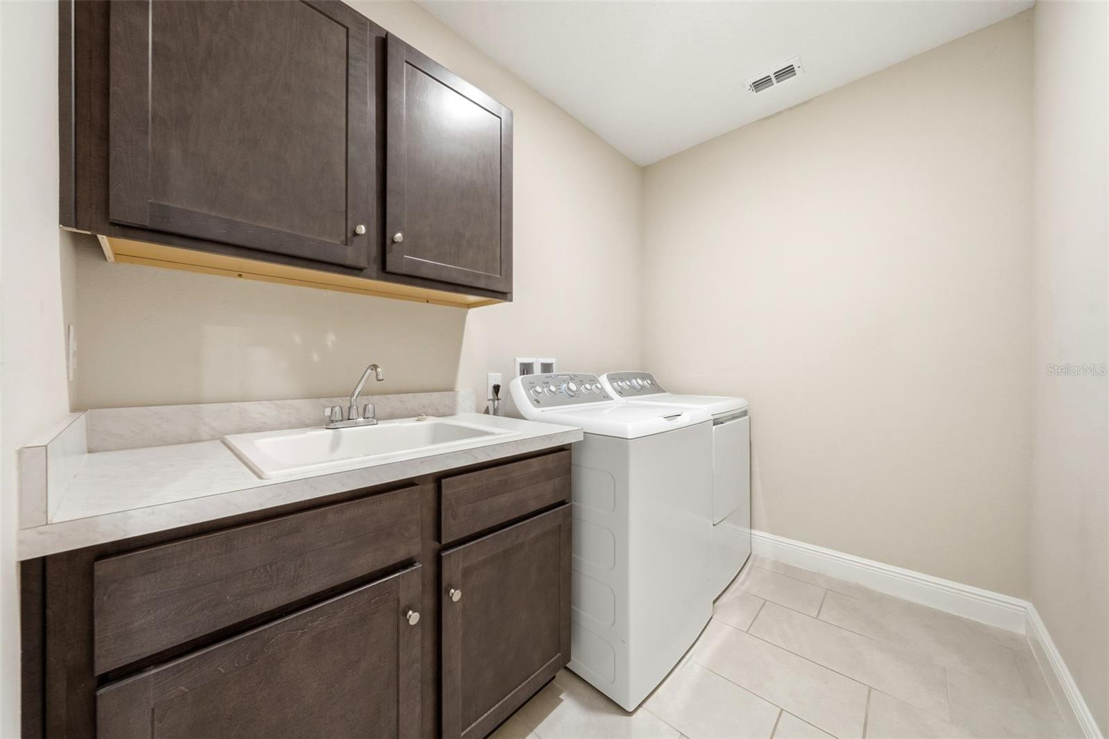 CARRIAGE HILL PH 2 101/47 LOT 73 - Residential