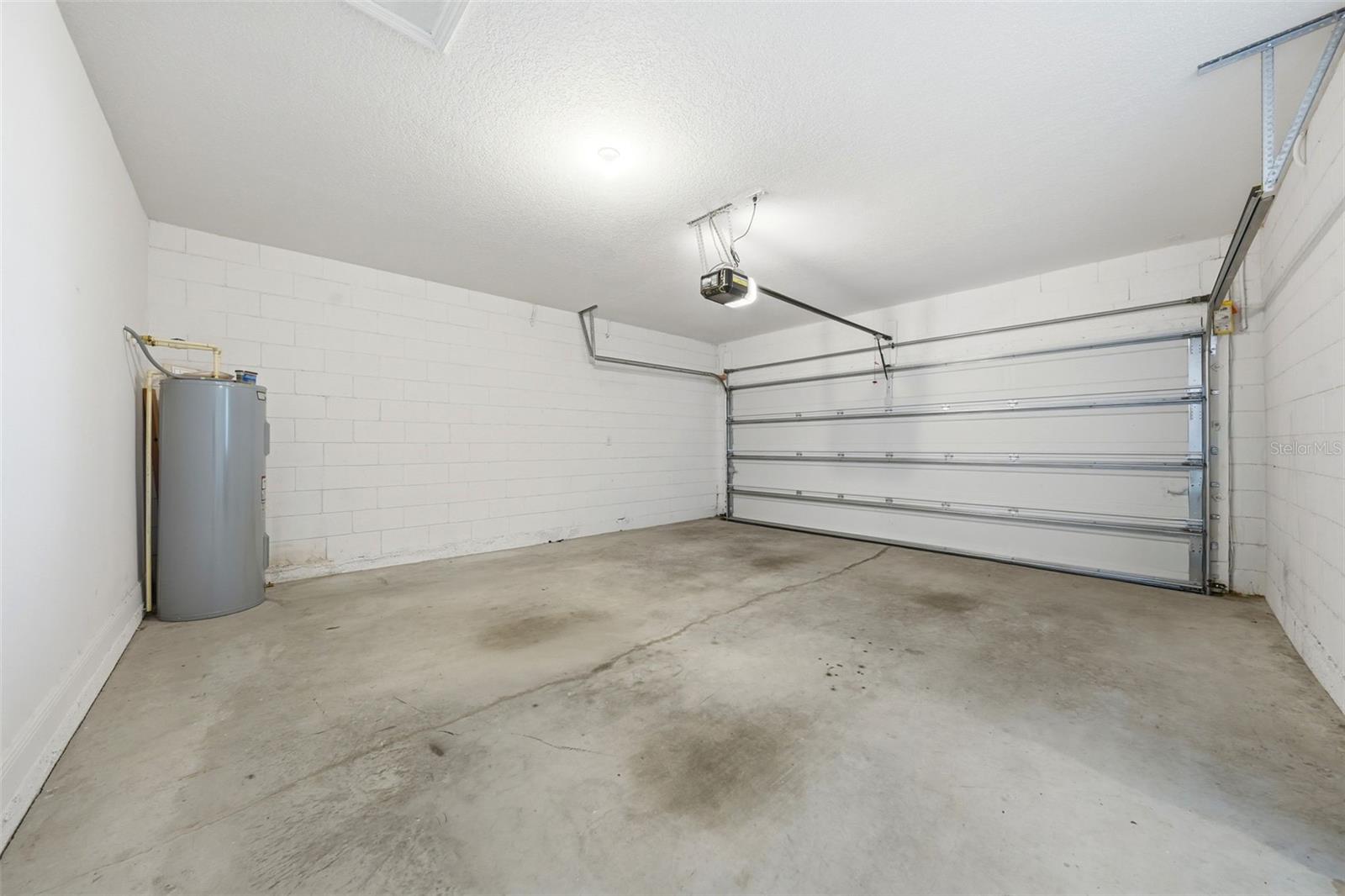 CARRIAGE HILL PH 2 101/47 LOT 73 - Residential