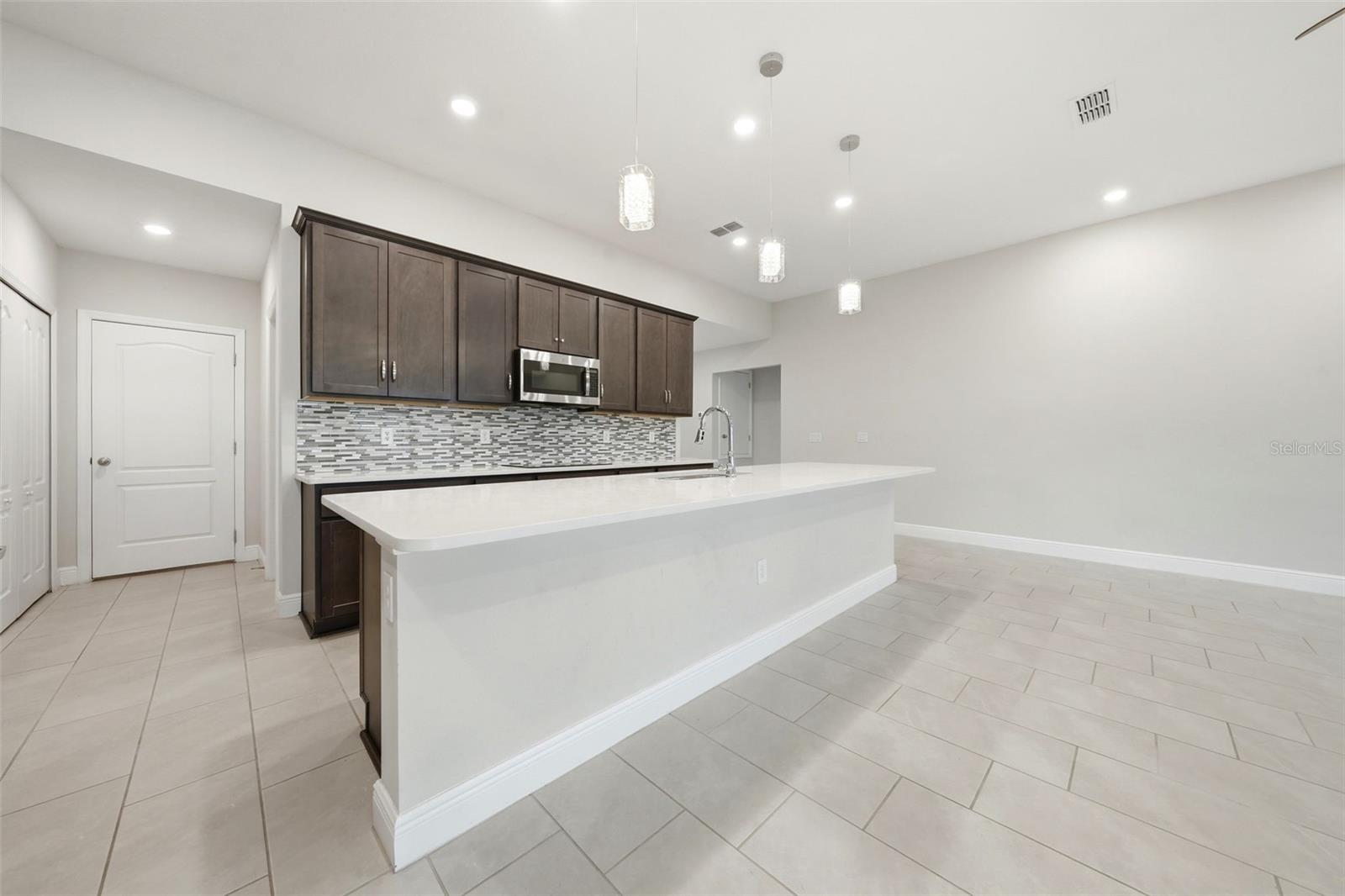 CARRIAGE HILL PH 2 101/47 LOT 73 - Residential