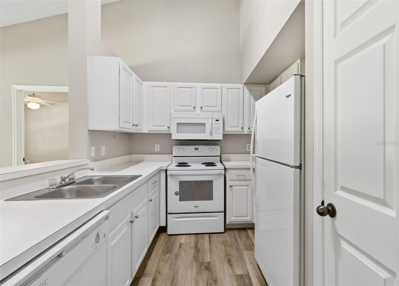 HP/THE LINKS - Residential Lease