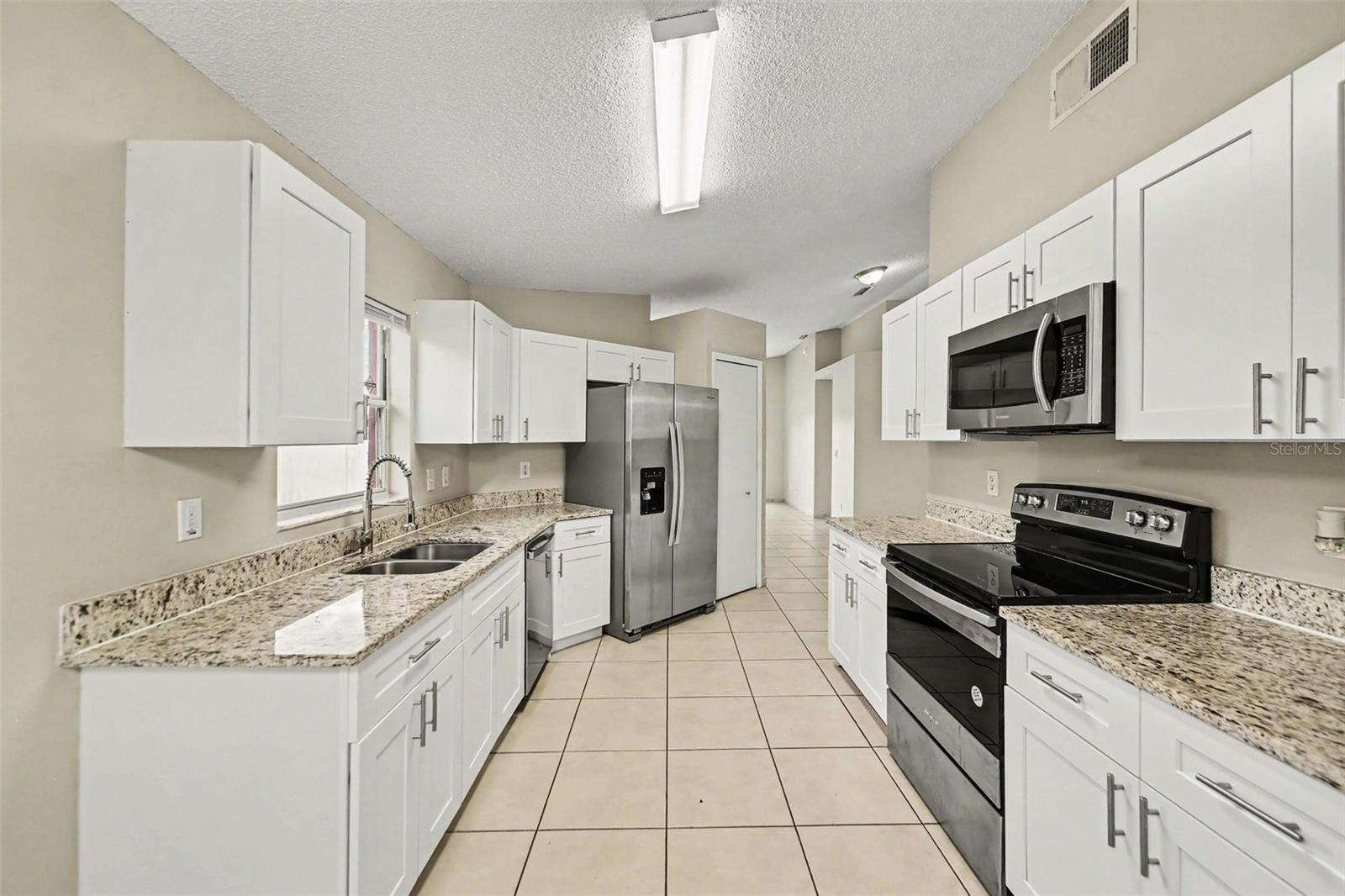 CHELSEA PARC EAST PH 01A - Residential