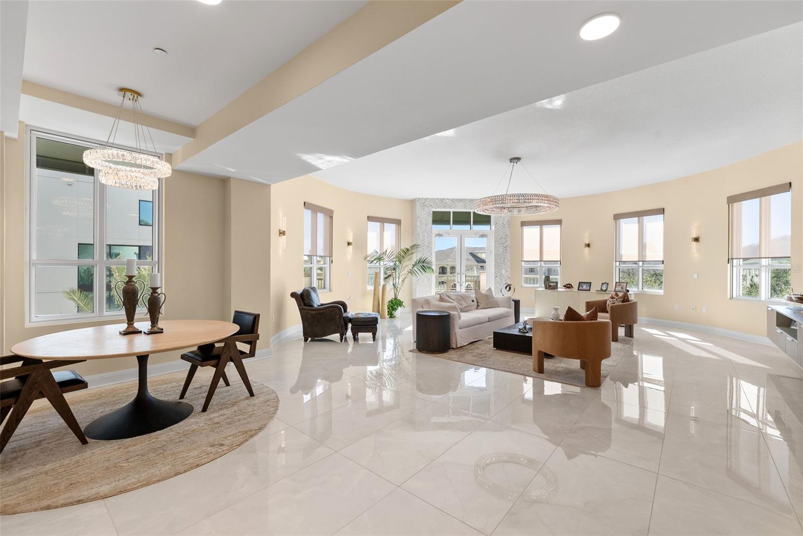 THE PLAZA HARBOUR ISLAND A CON - Residential