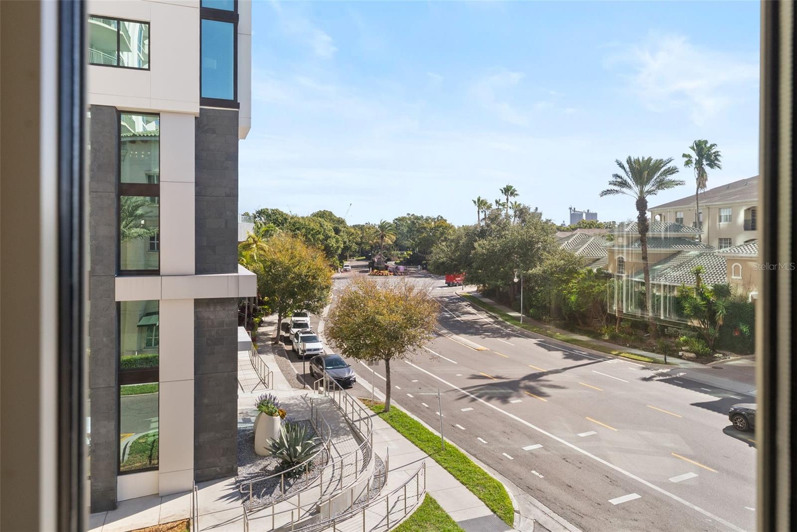 THE PLAZA HARBOUR ISLAND A CON - Residential