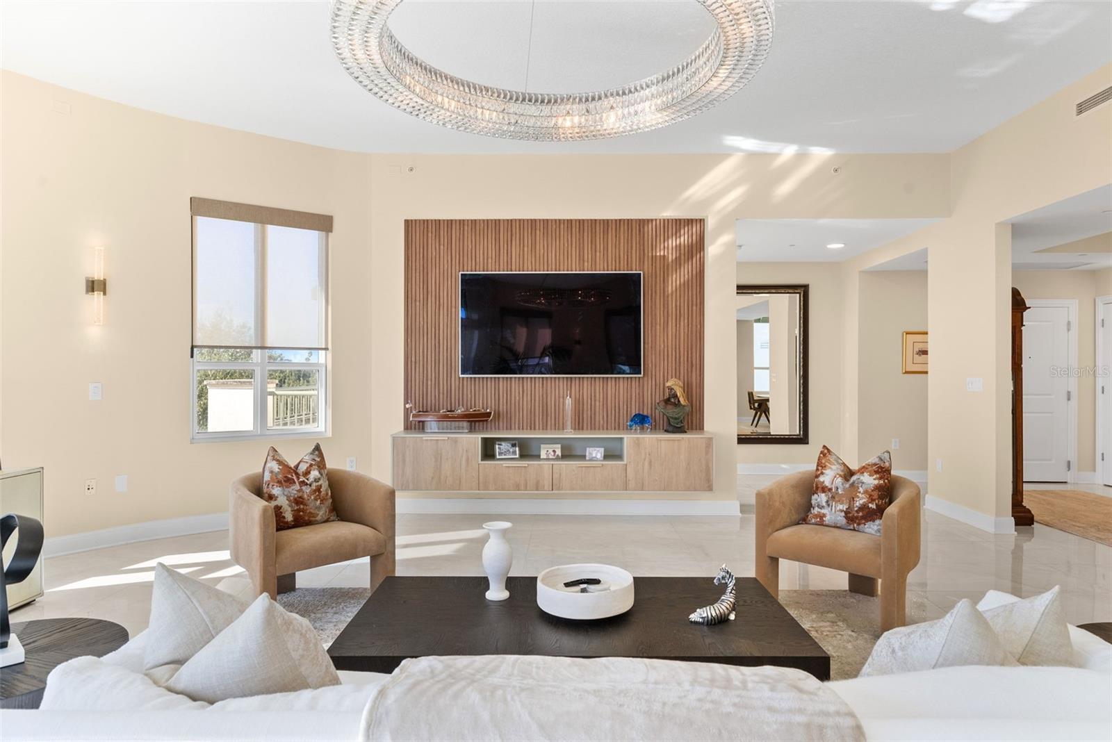 THE PLAZA HARBOUR ISLAND A CON - Residential