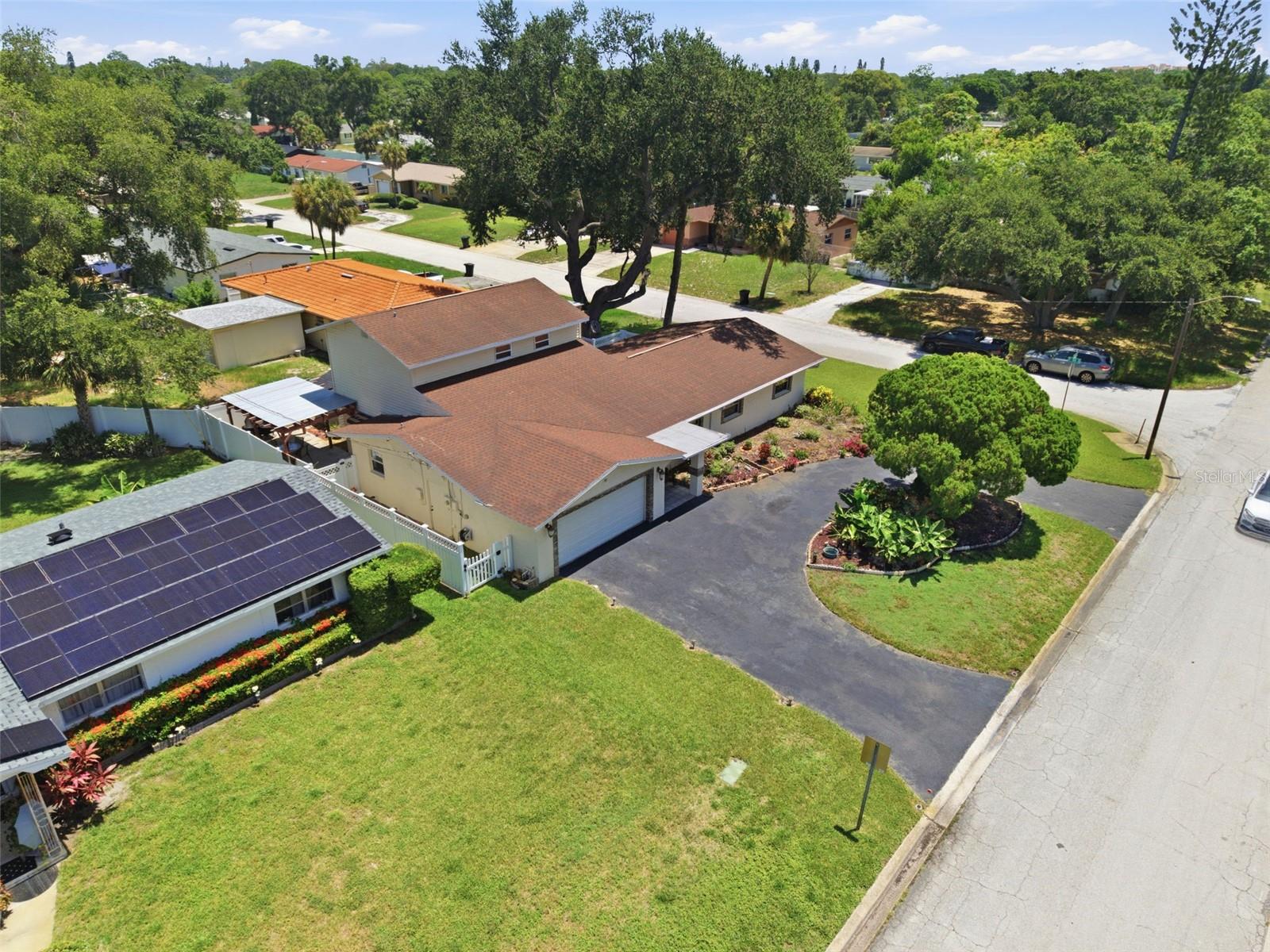 BARRYS HILLSIDE HOMES - Residential