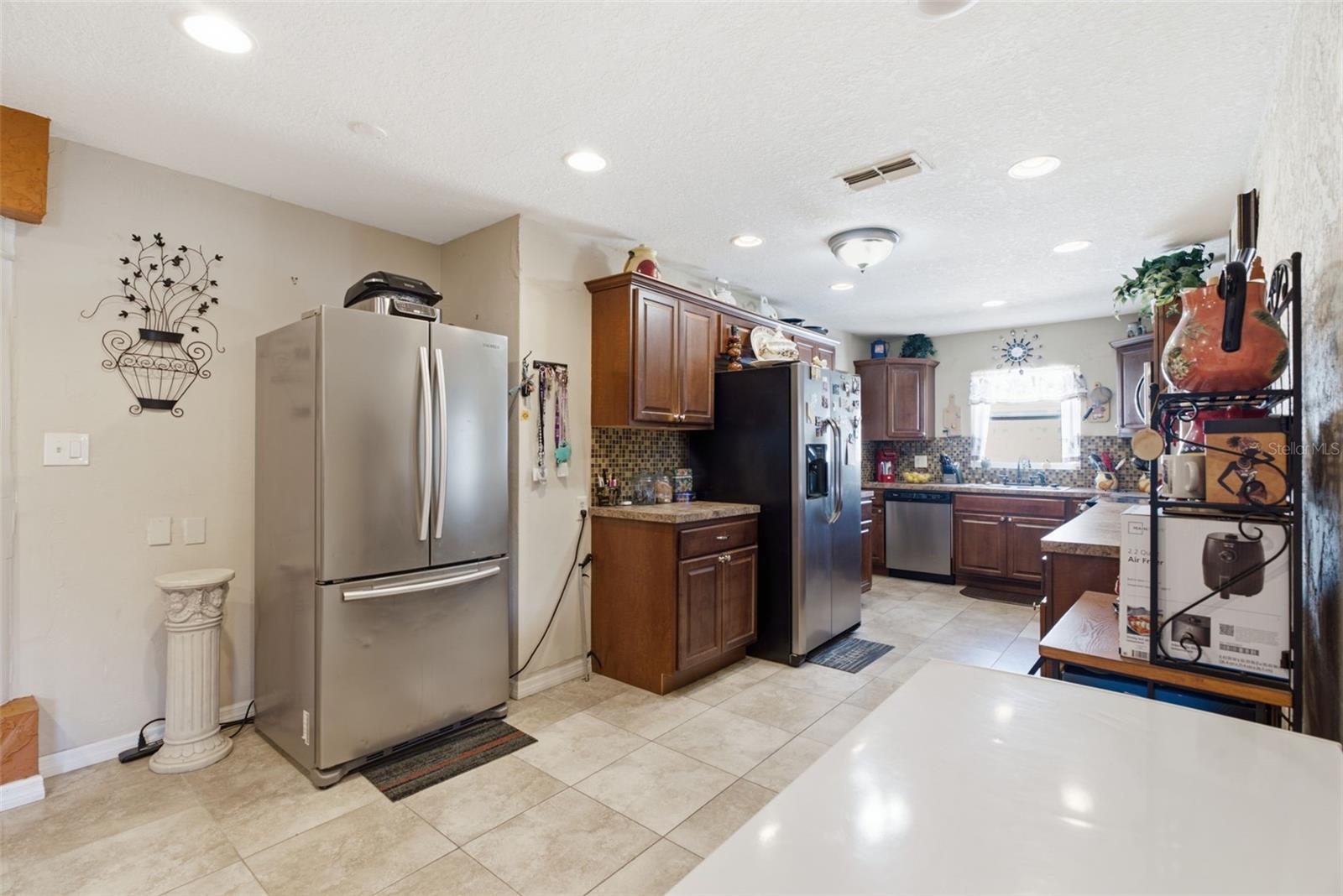 BARRYS HILLSIDE HOMES - Residential