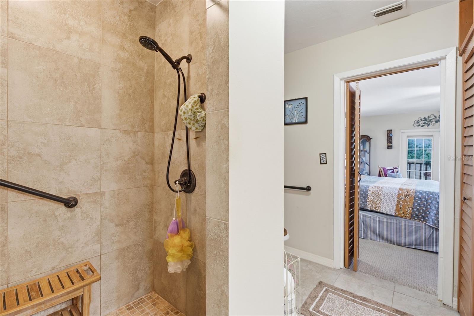 BARRYS HILLSIDE HOMES - Residential