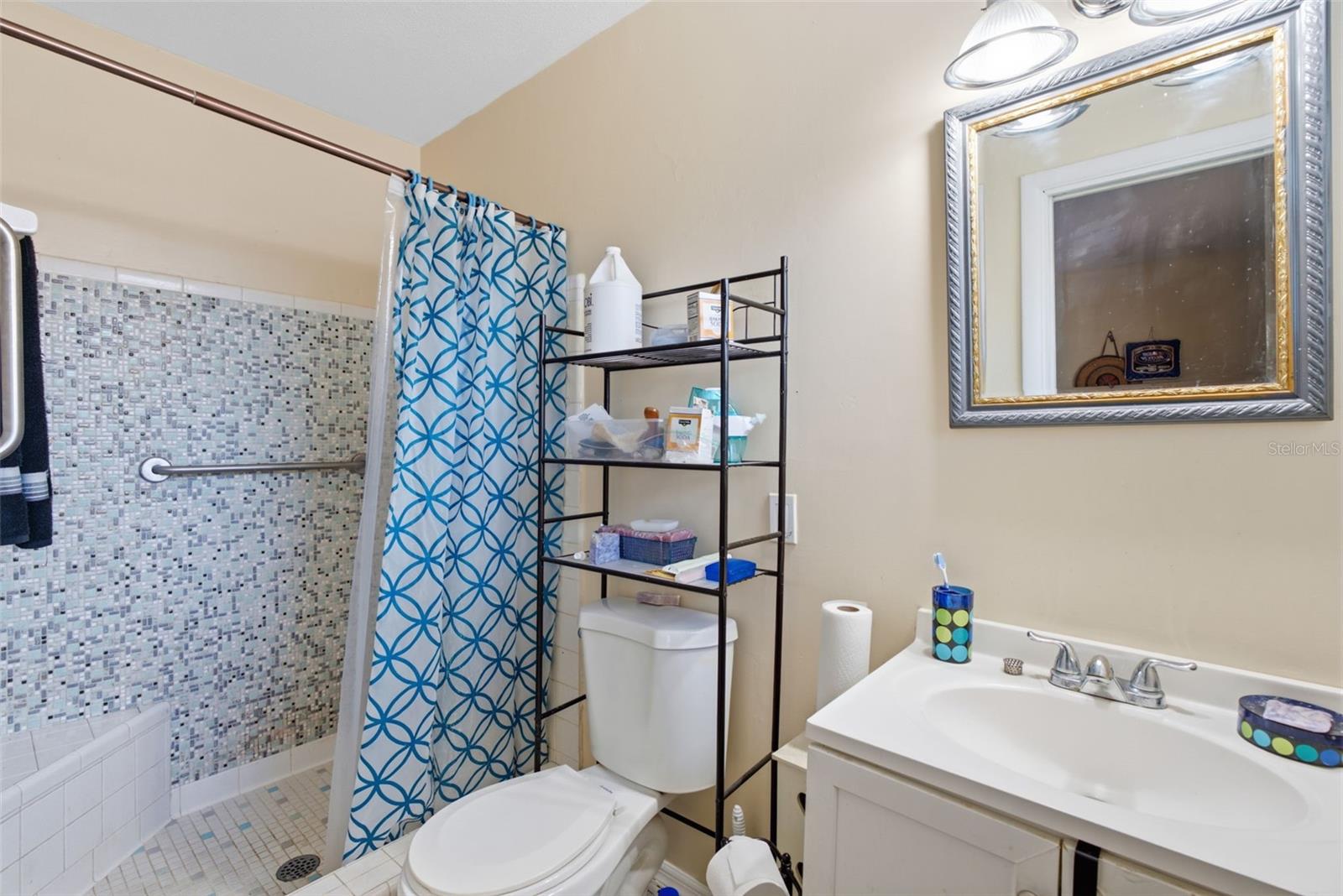 BARRYS HILLSIDE HOMES - Residential