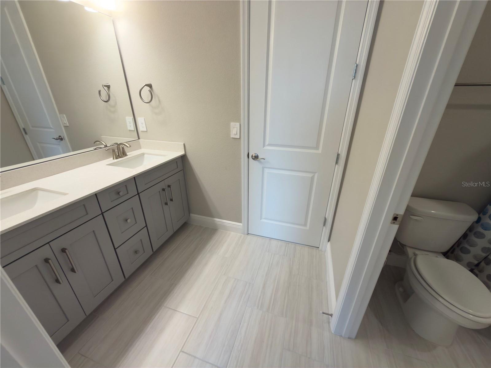 LEGENDS PRESERVE-PH 2 - Residential Lease