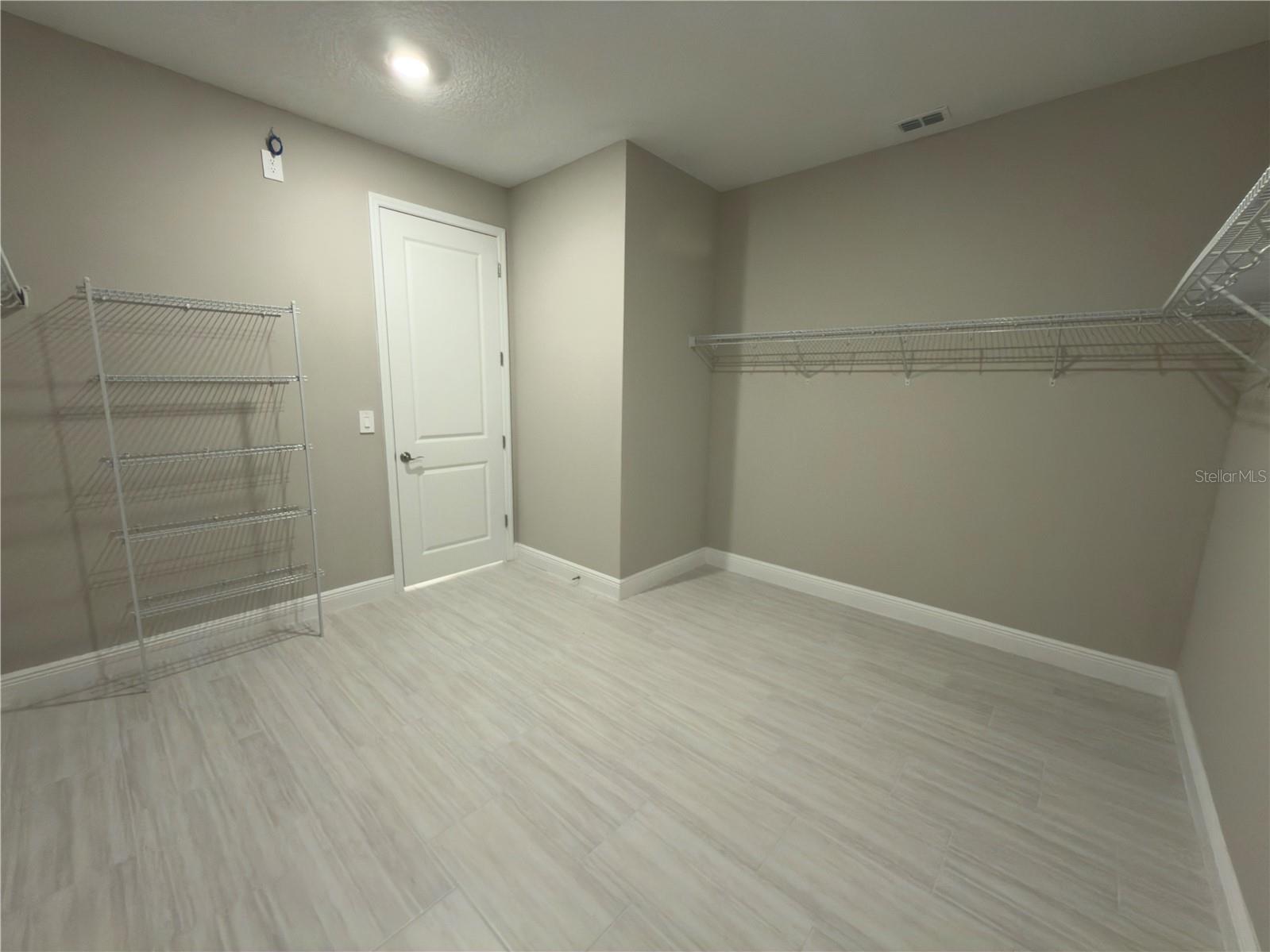 LEGENDS PRESERVE-PH 2 - Residential Lease