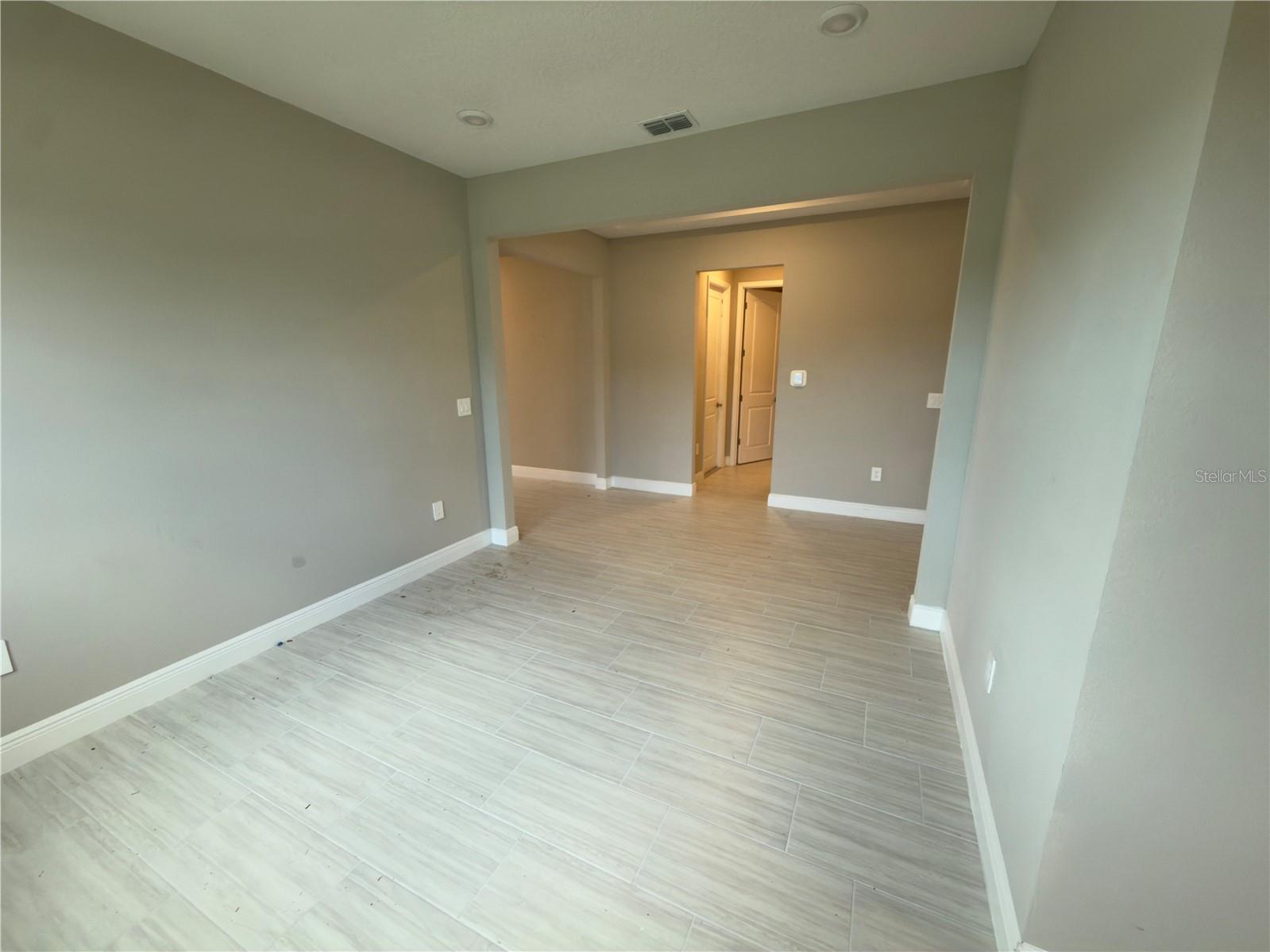 LEGENDS PRESERVE-PH 2 - Residential Lease