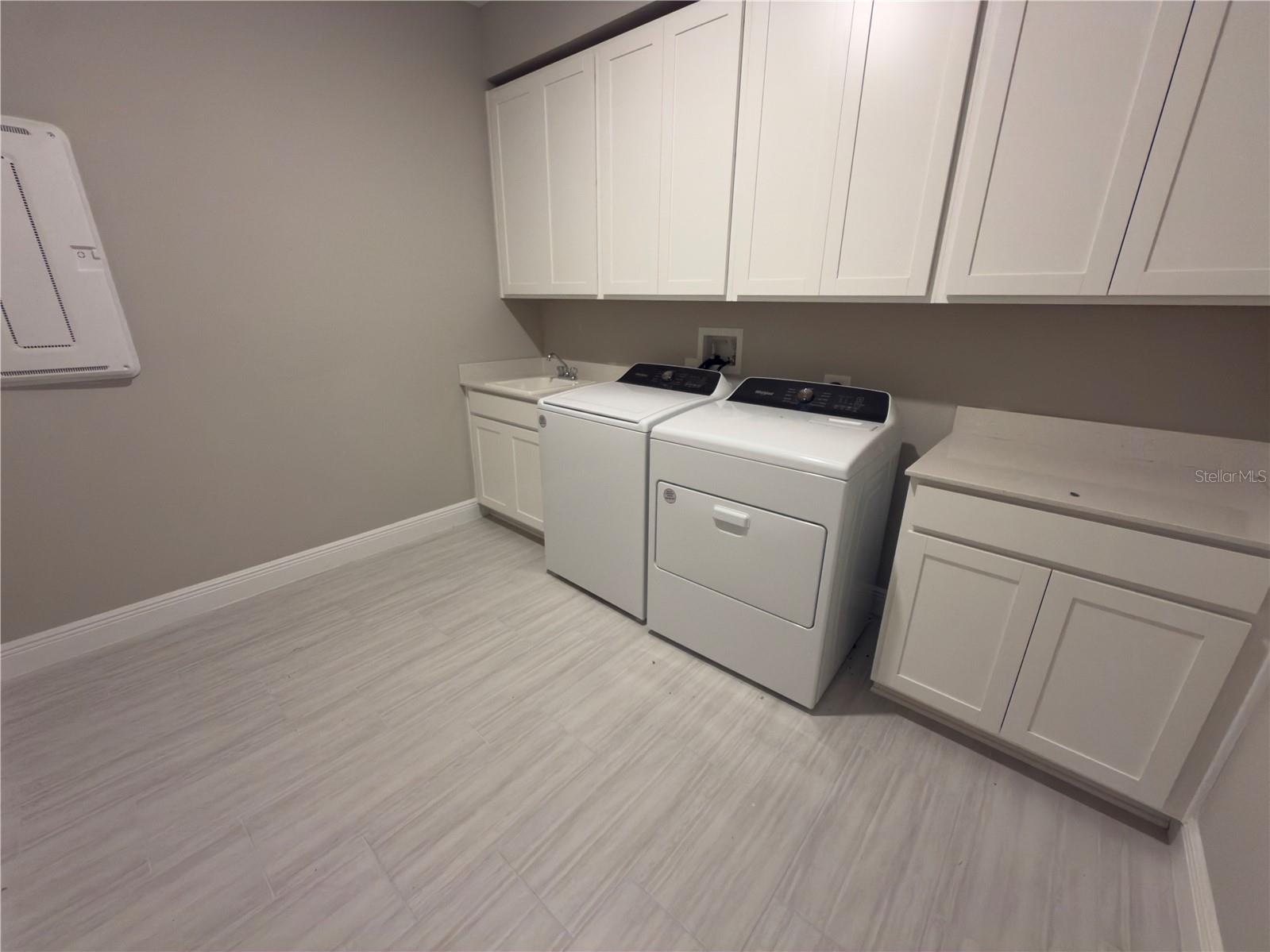LEGENDS PRESERVE-PH 2 - Residential Lease