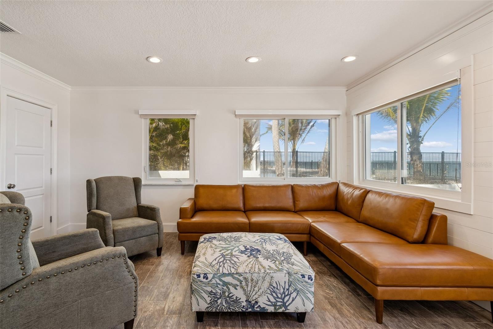 SHORE ACRES RESUBDIVIDED - Residential