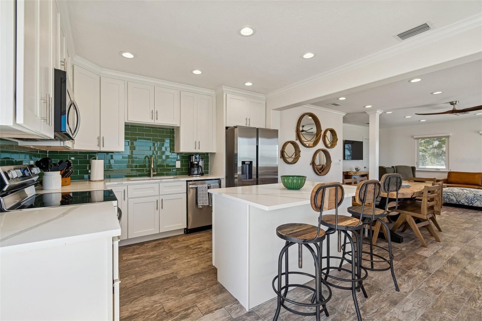 SHORE ACRES RESUBDIVIDED - Residential