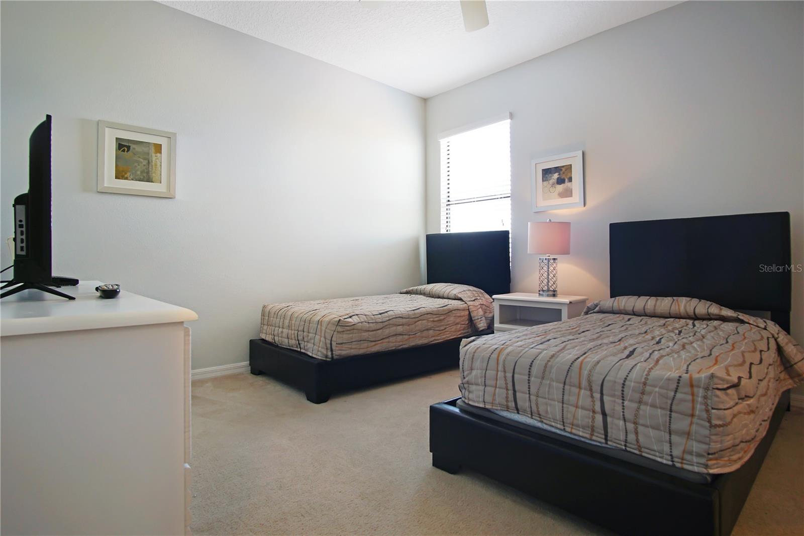 ROSEMONT WOODS - Residential Lease
