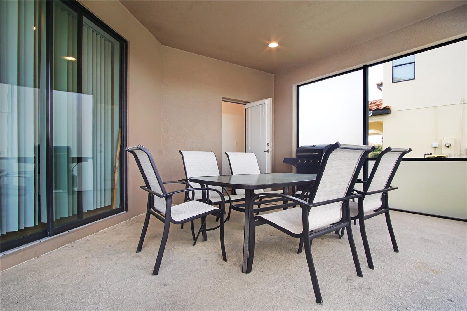 ROSEMONT WOODS - Residential Lease