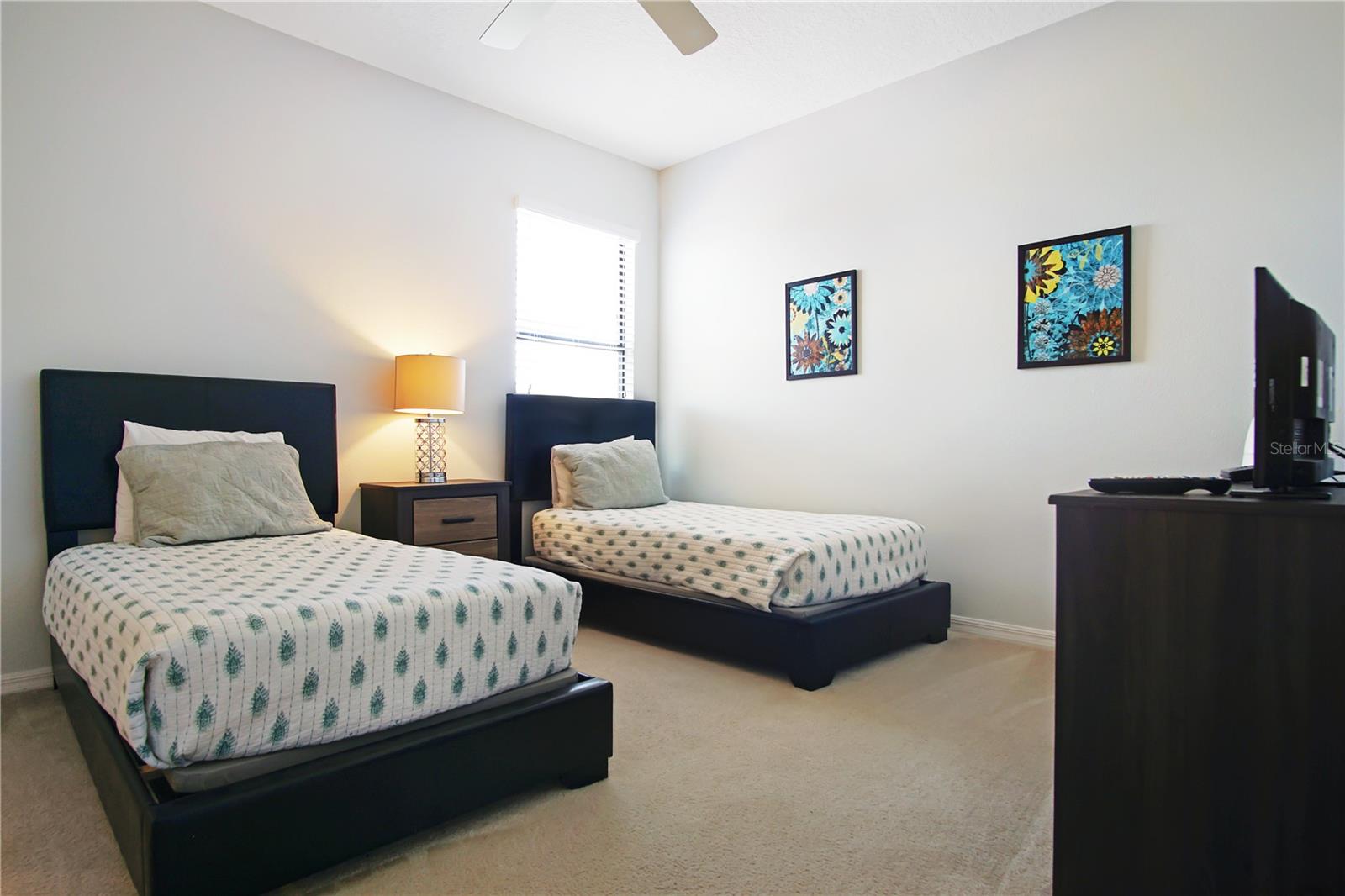 ROSEMONT WOODS - Residential Lease