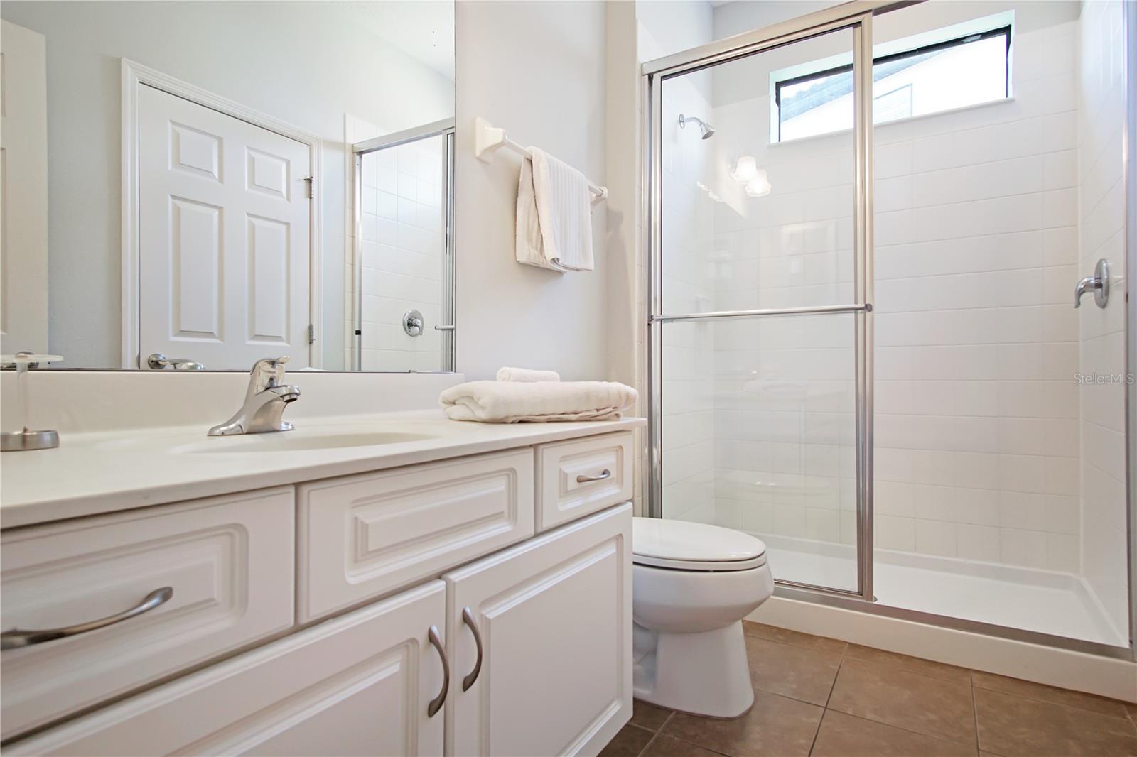 ROSEMONT WOODS - Residential Lease