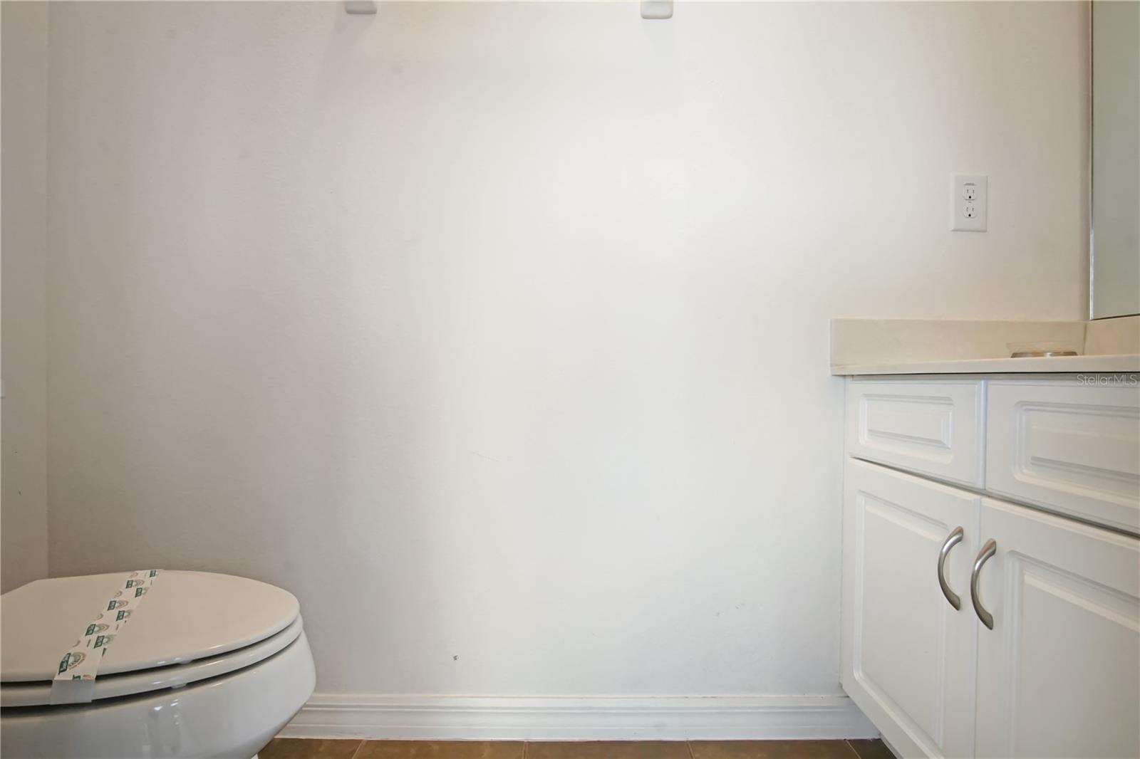 ROSEMONT WOODS - Residential Lease