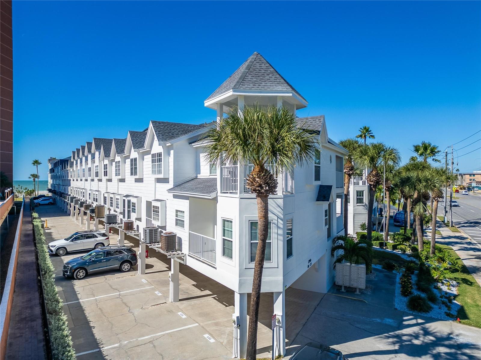 SUNSET REEF - Residential