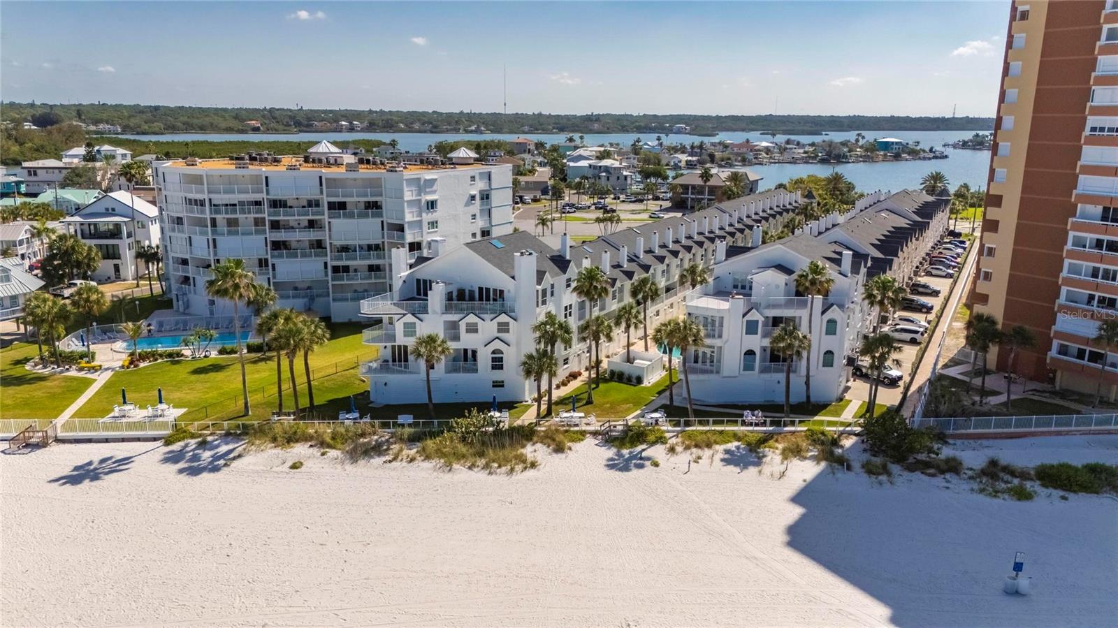 SUNSET REEF - Residential