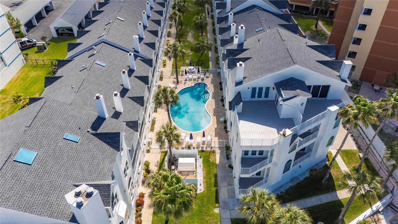 SUNSET REEF - Residential